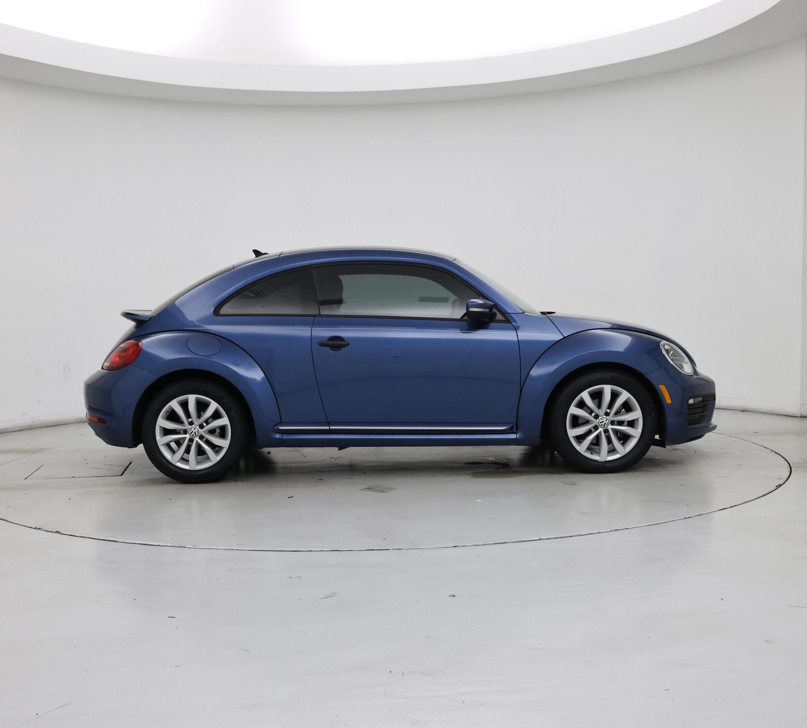Thumbnail: 2017 Volkswagen Beetle - 7