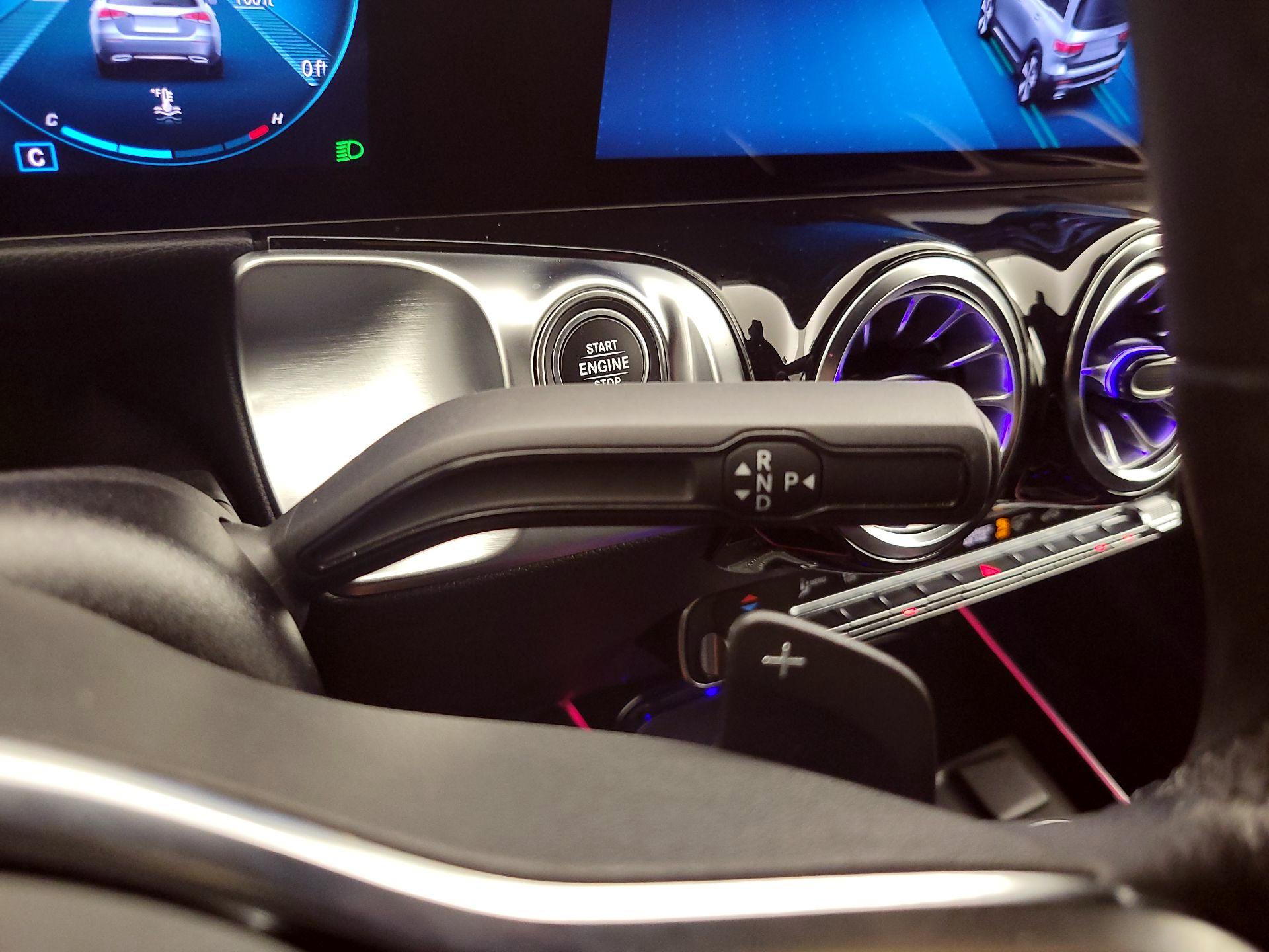 Thumbnail: 2022 Mercedes-Benz GLB - 17