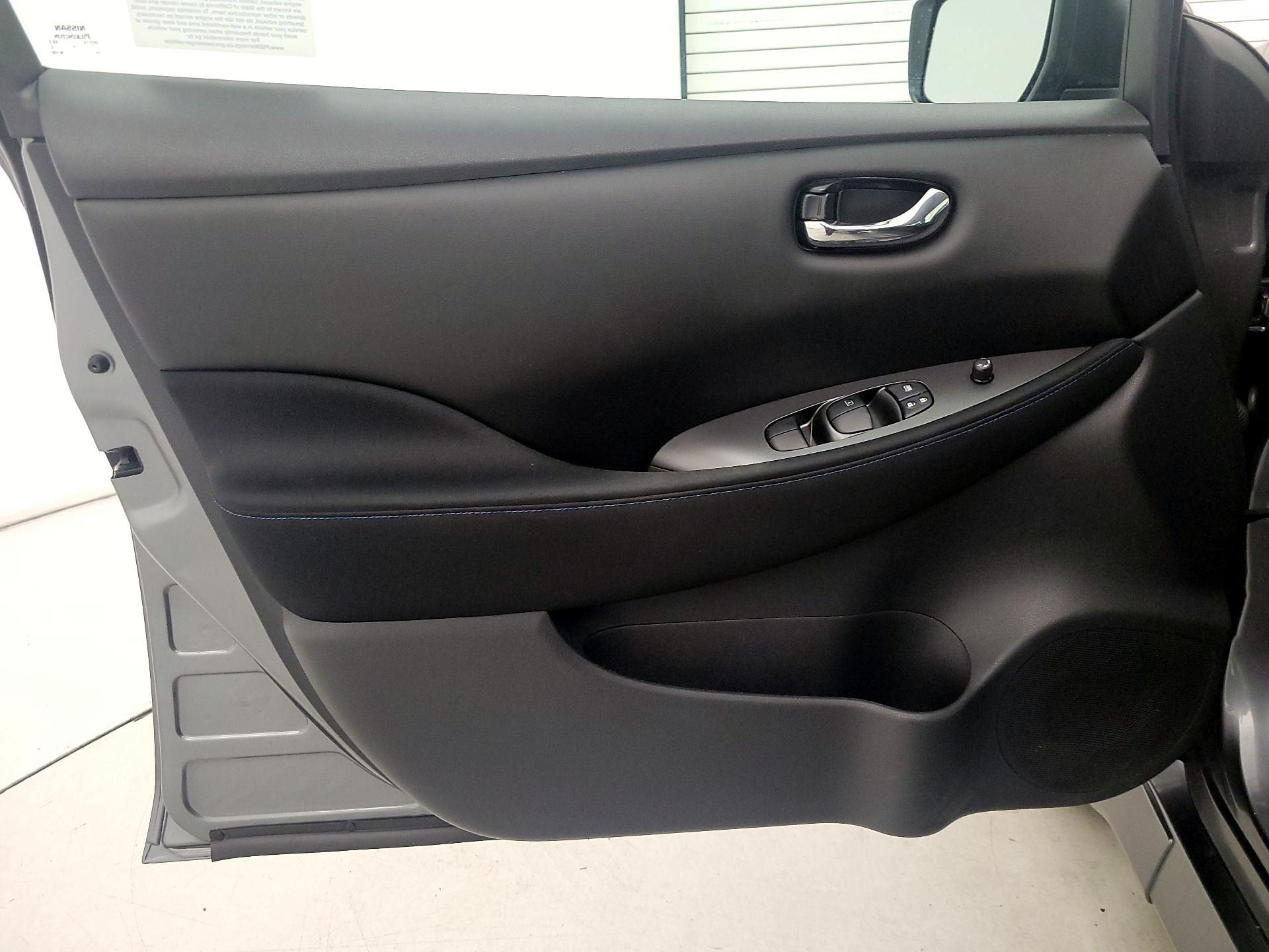 Thumbnail: 2019 Nissan Leaf - 12