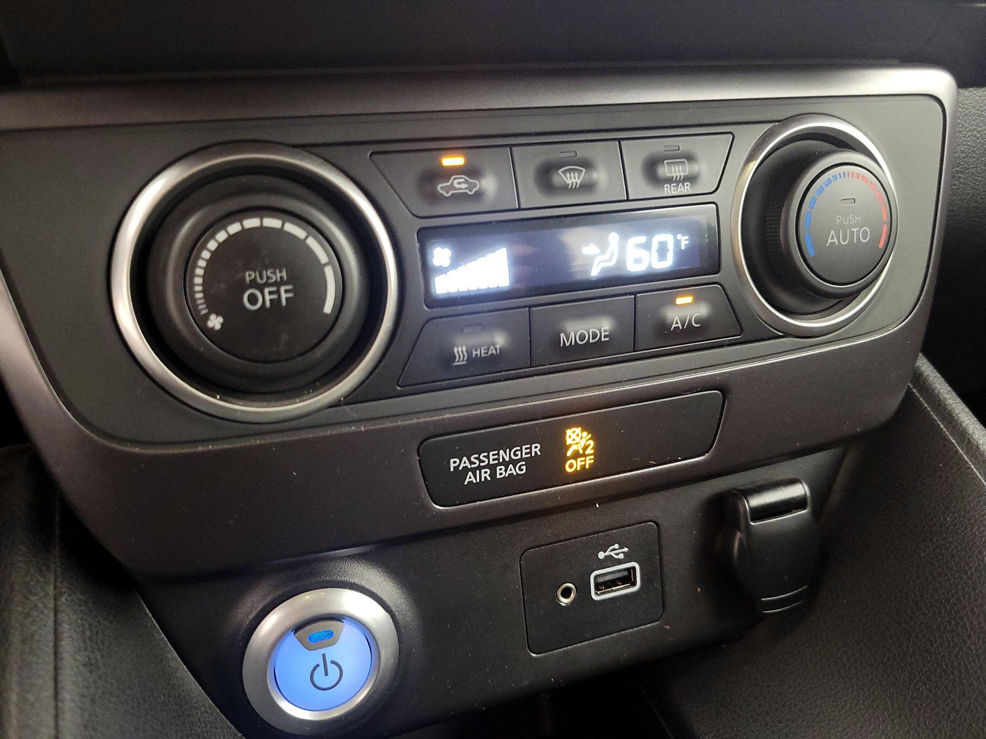 Thumbnail: 2019 Nissan Leaf - 15