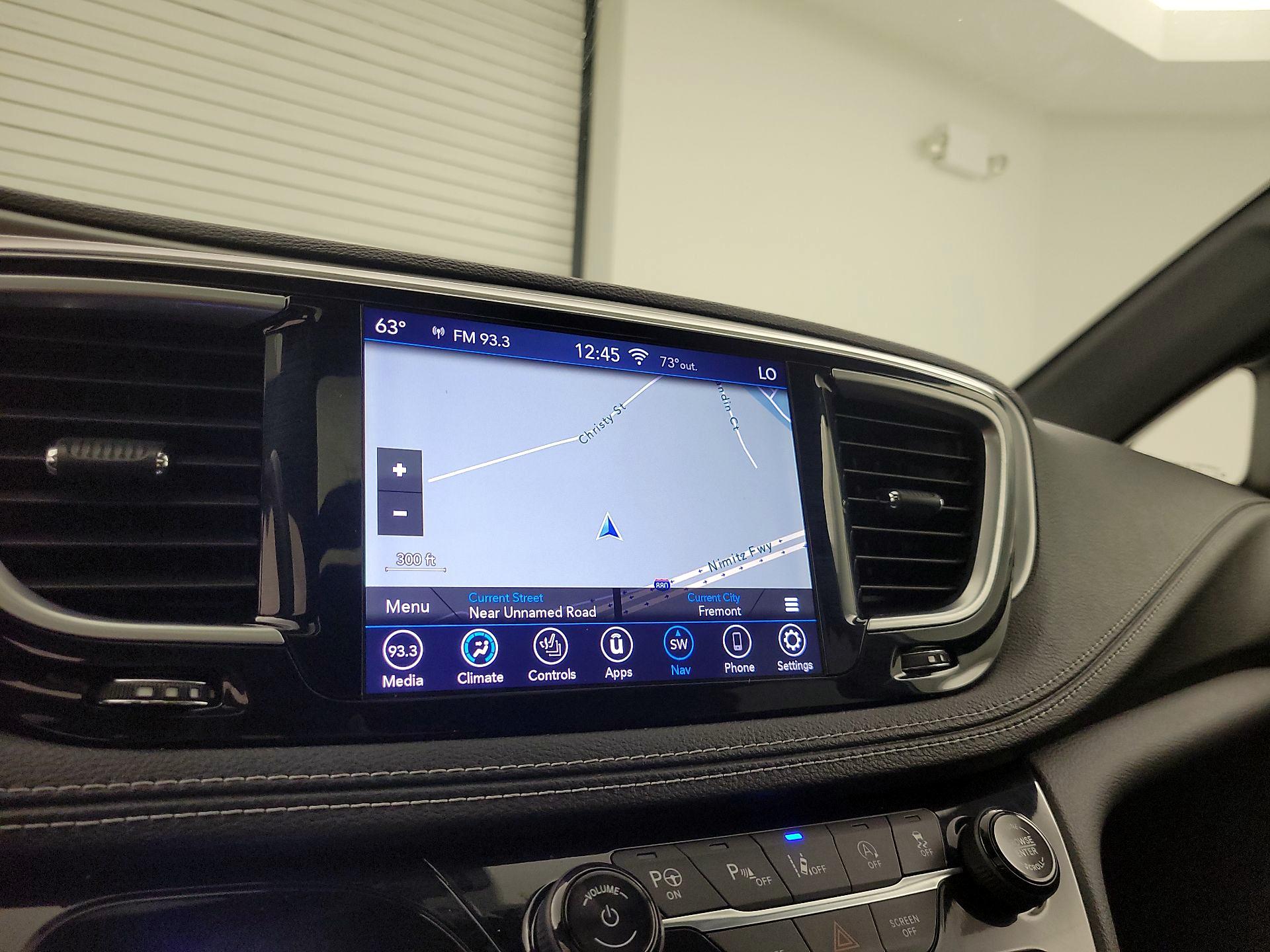Thumbnail: 2018 Chrysler Pacifica - 14
