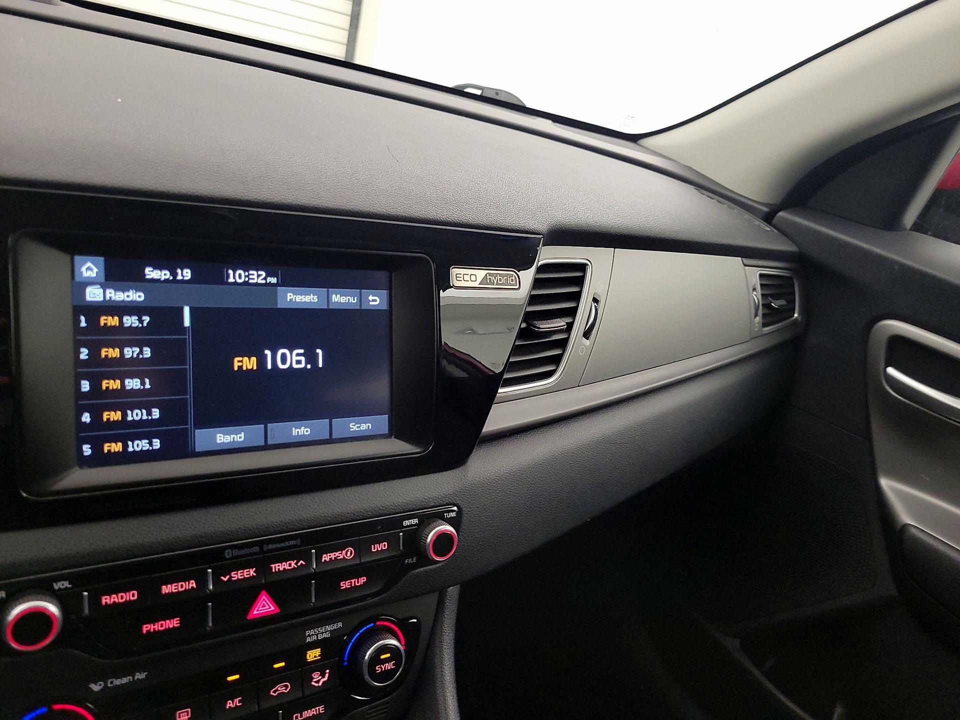 Thumbnail: 2018 Kia Niro - 15