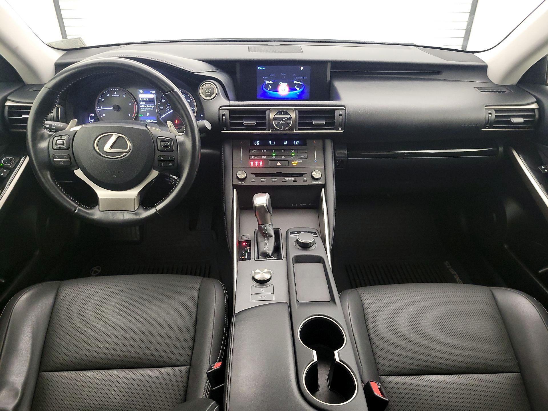 Thumbnail: 2019 Lexus IS - 9