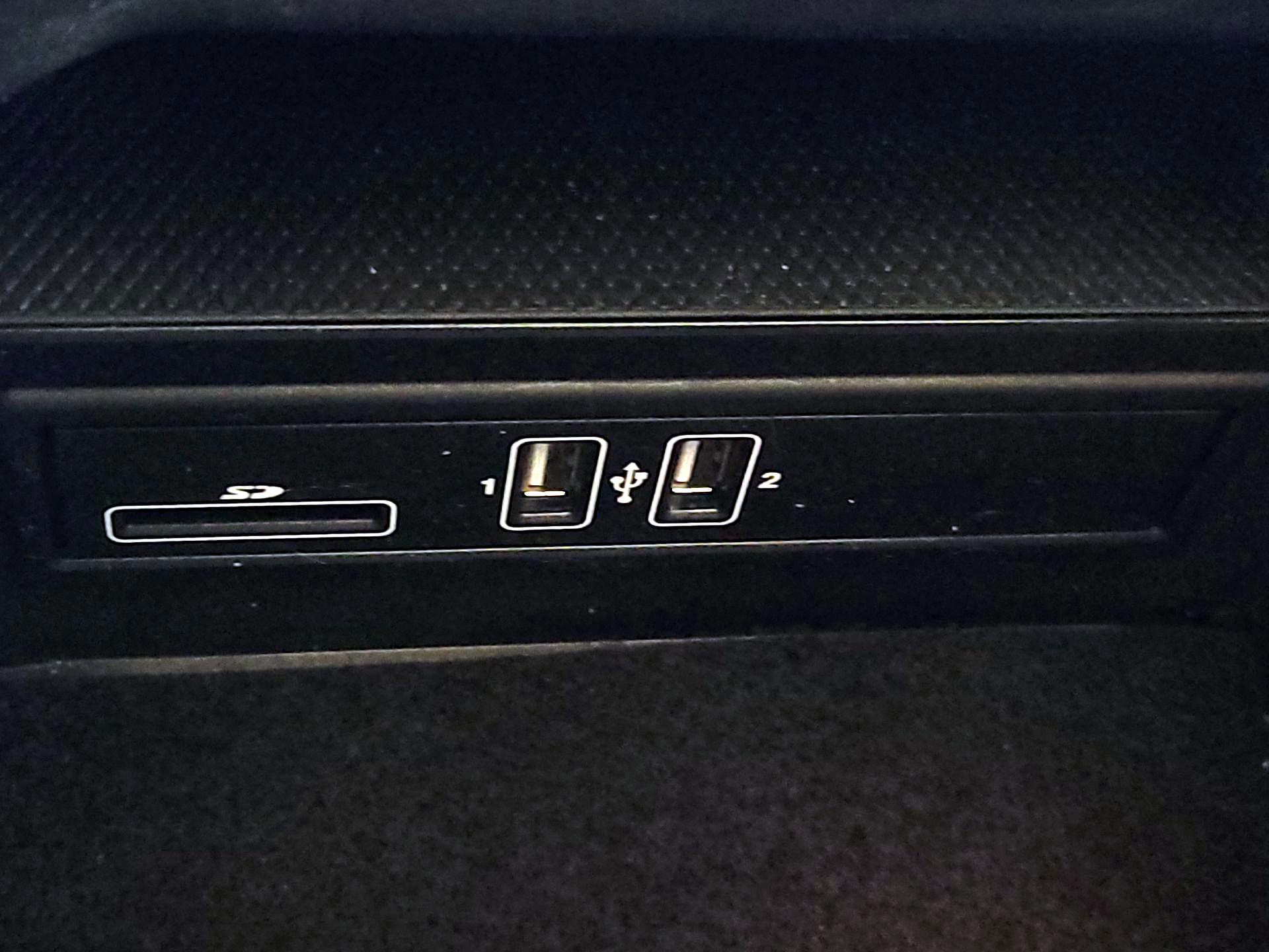 Thumbnail: 2017 Mercedes-Benz C-Class - 18