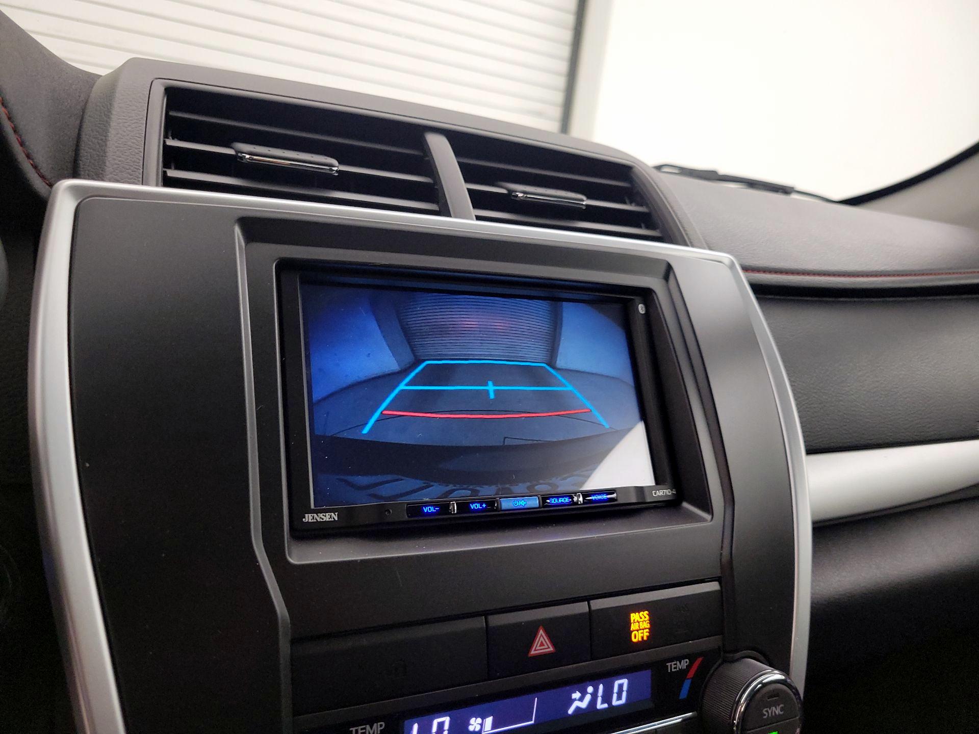 Thumbnail: 2016 Toyota Camry - 14