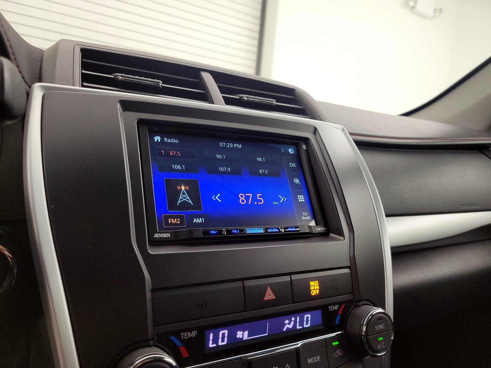 Thumbnail: 2016 Toyota Camry - 15