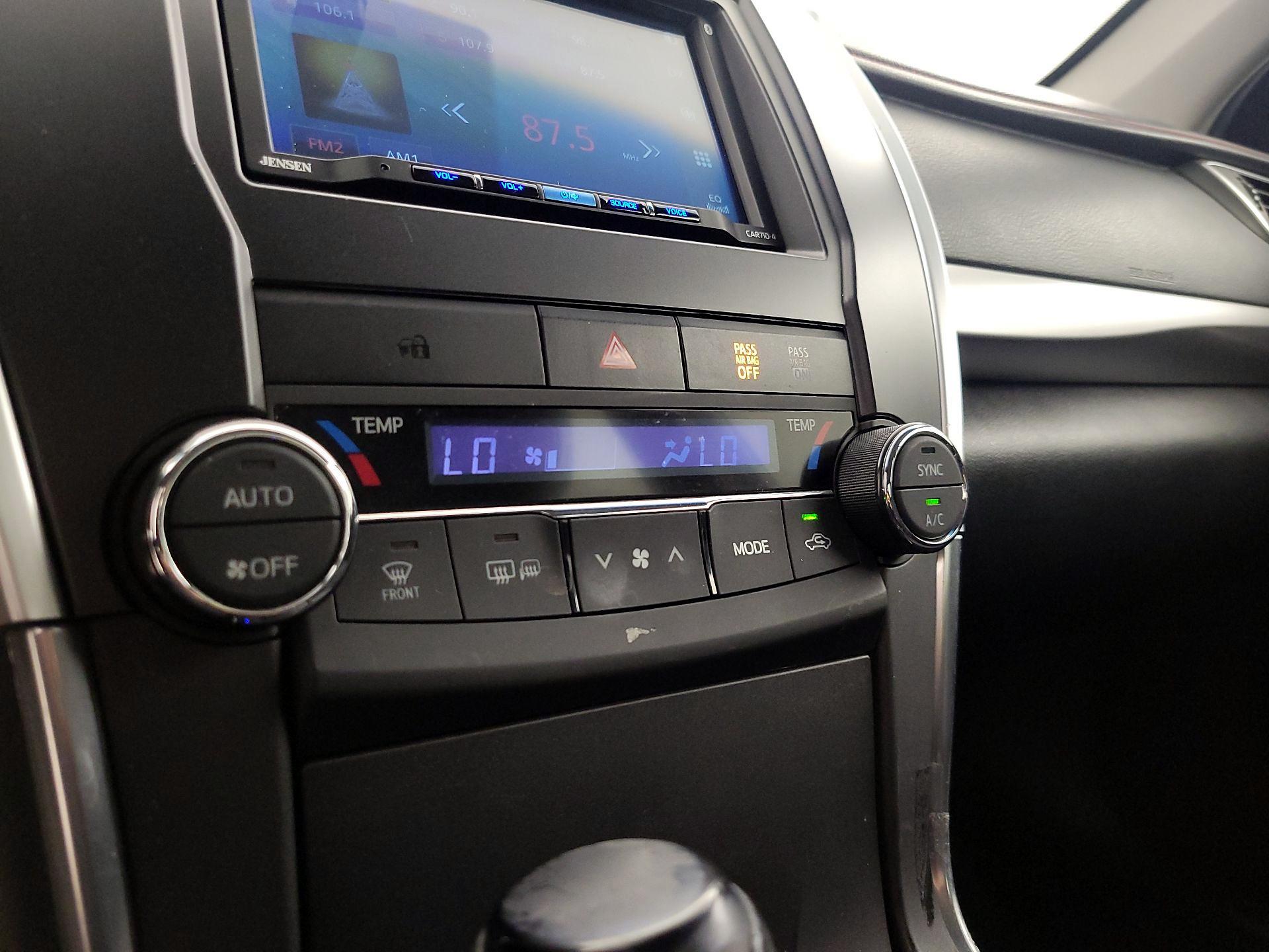 Thumbnail: 2016 Toyota Camry - 16