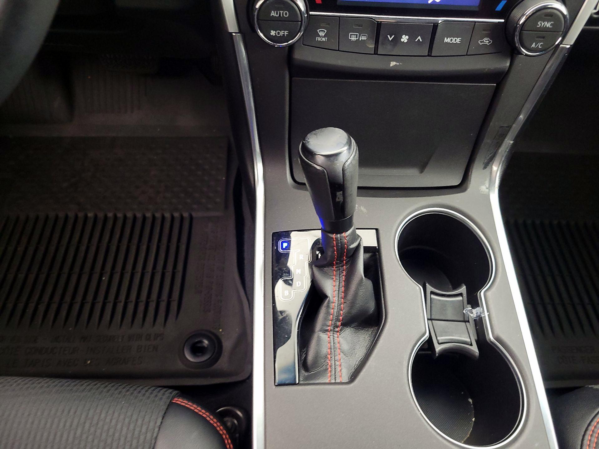 Thumbnail: 2016 Toyota Camry - 17