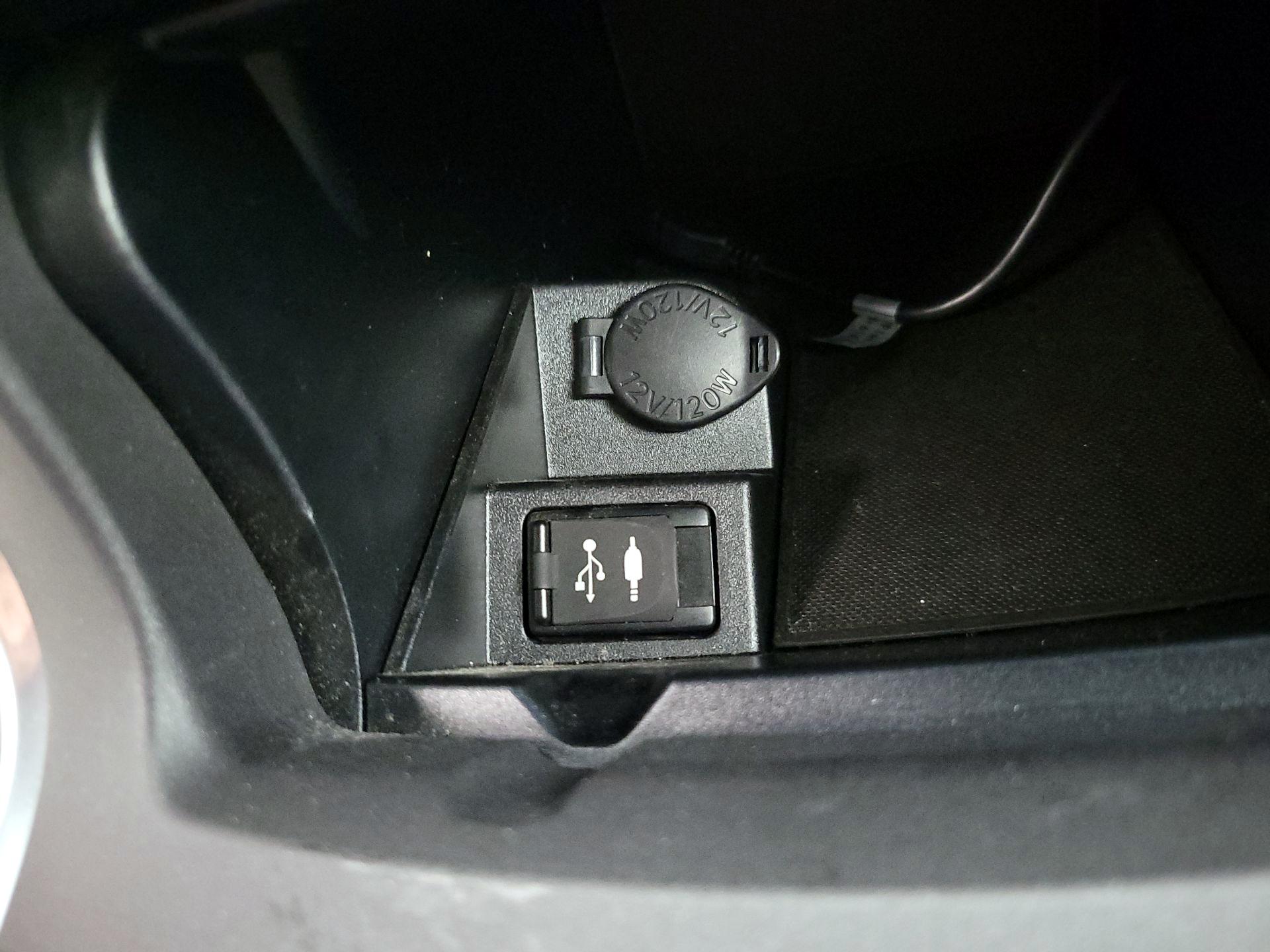 Thumbnail: 2016 Toyota Camry - 18