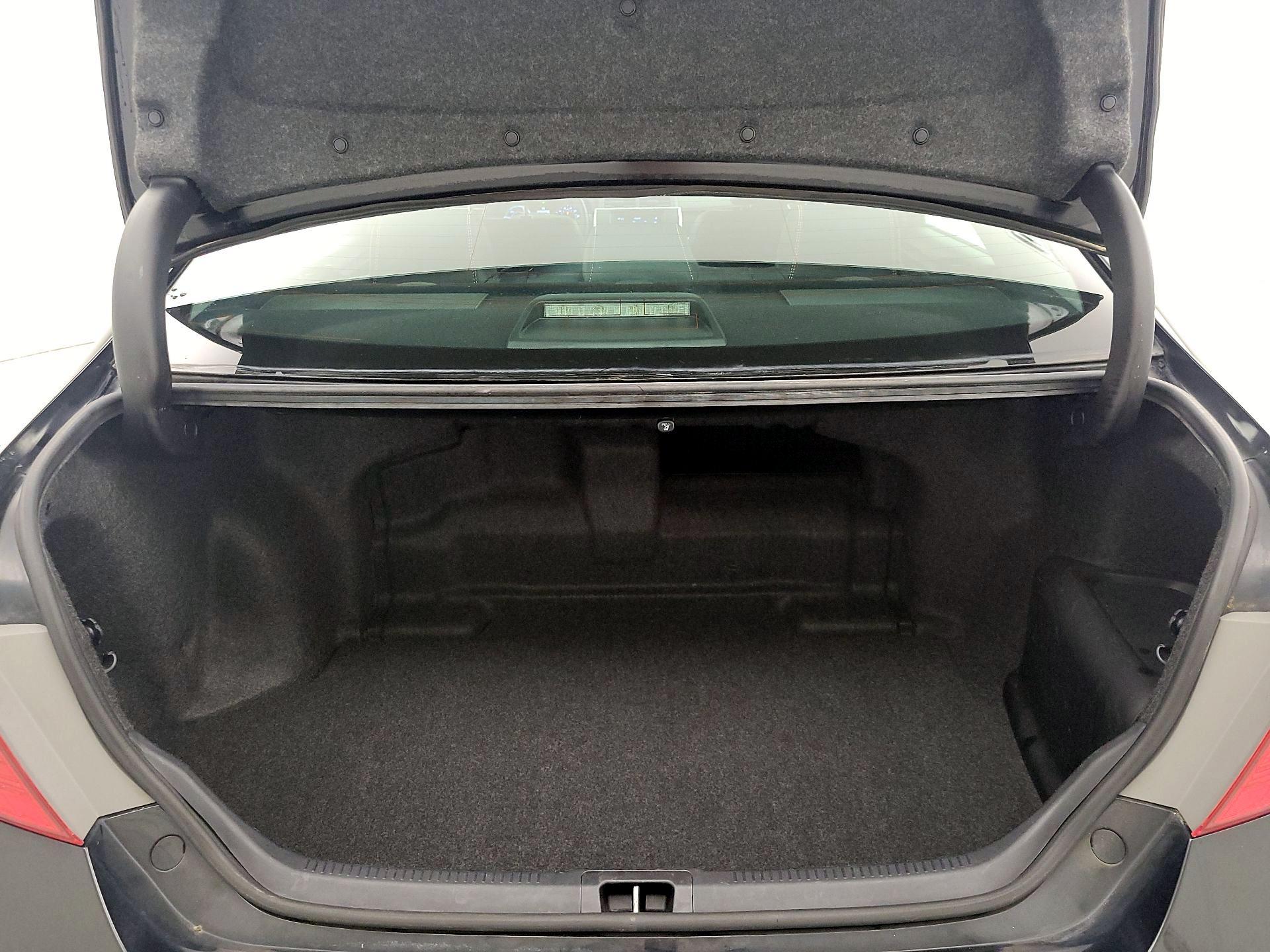 Thumbnail: 2016 Toyota Camry - 20