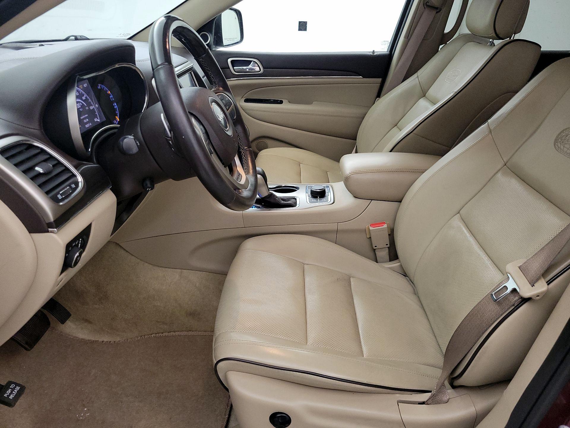 Thumbnail: 2017 Jeep Grand Cherokee - 11