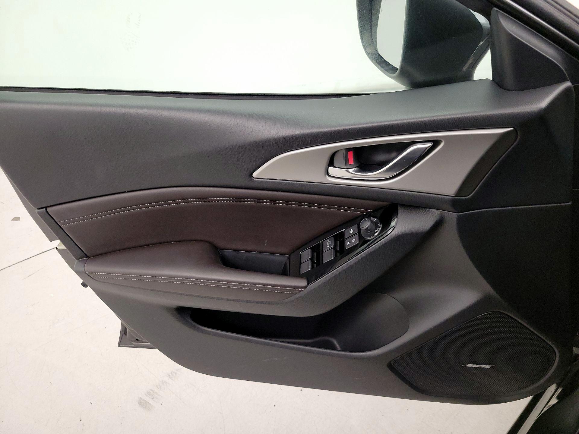 Thumbnail: 2018 Mazda Mazda3 - 12