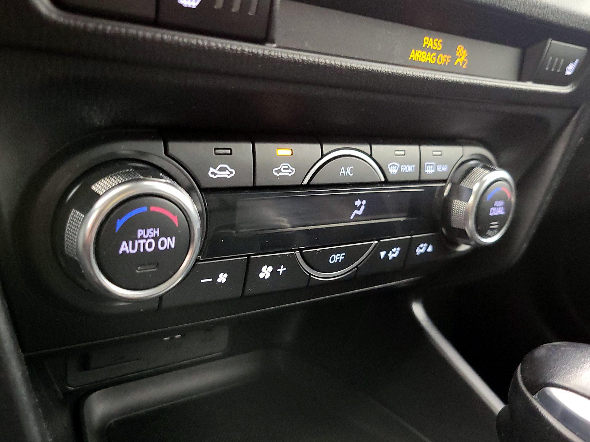 Thumbnail: 2018 Mazda Mazda3 - 16
