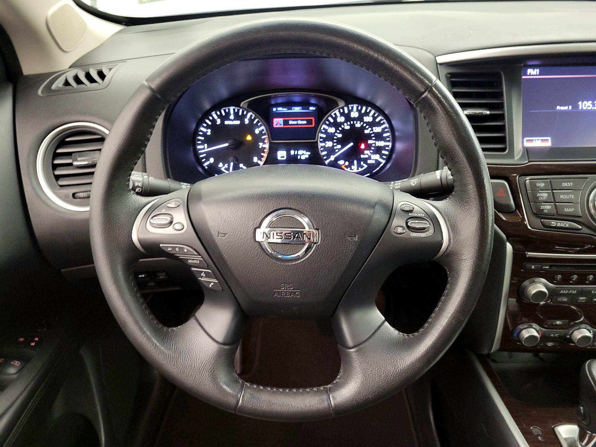 Thumbnail: 2014 Nissan Pathfinder - 10