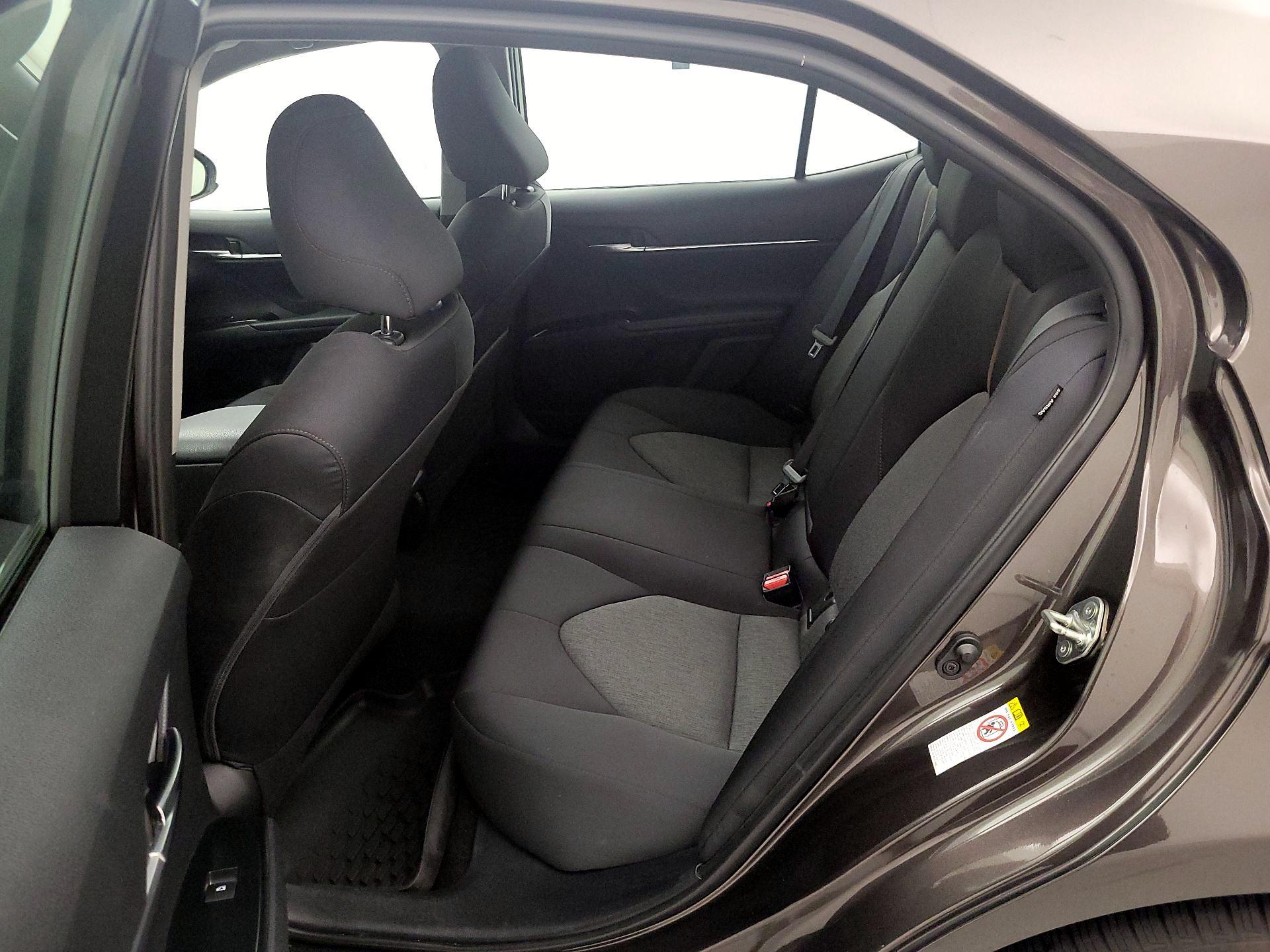 Thumbnail: 2018 Toyota Camry - 17