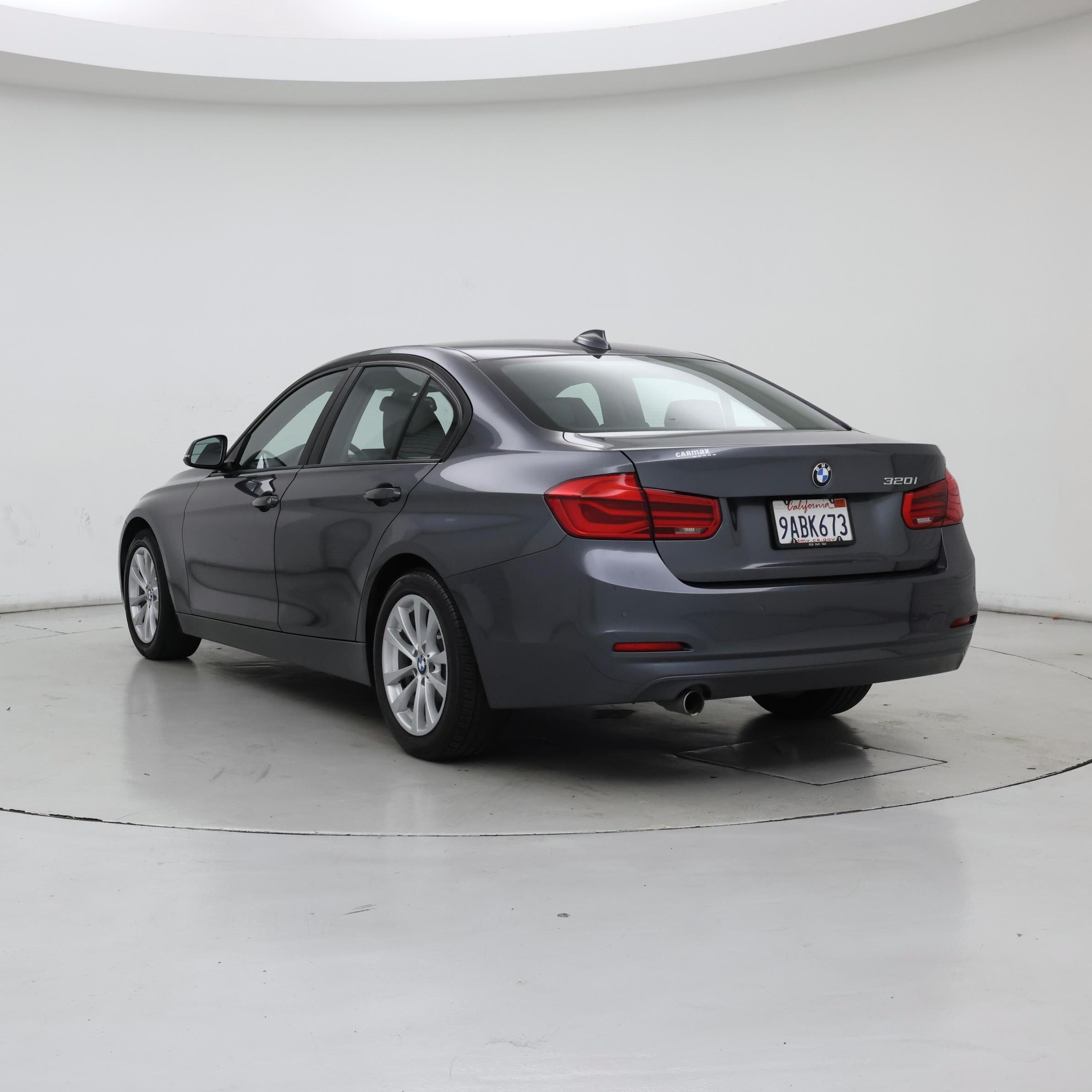 Thumbnail: 2017 BMW 3 Series - 2