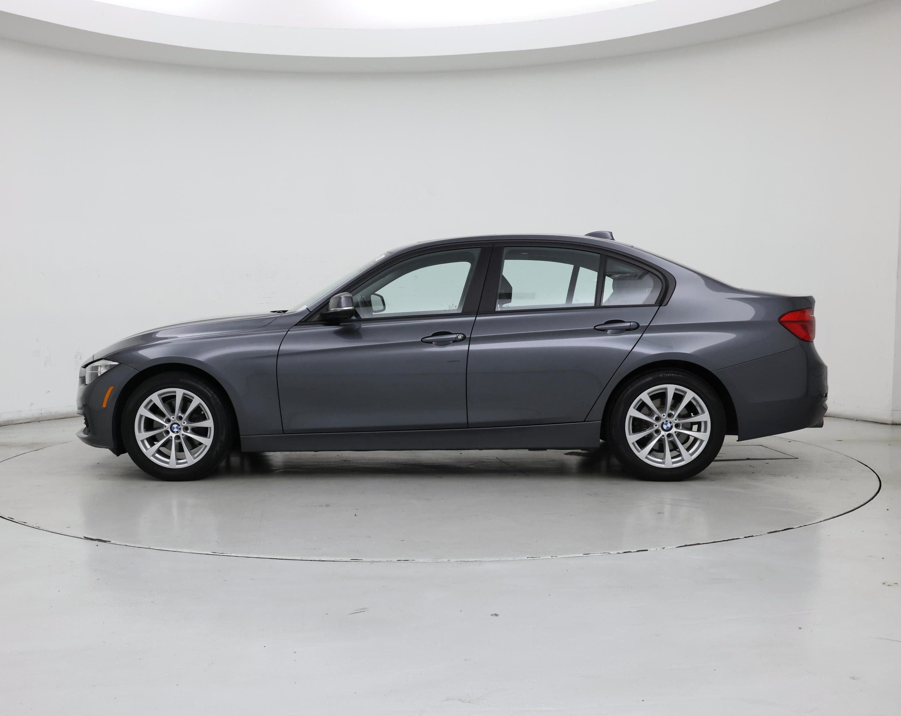 Thumbnail: 2017 BMW 3 Series - 3