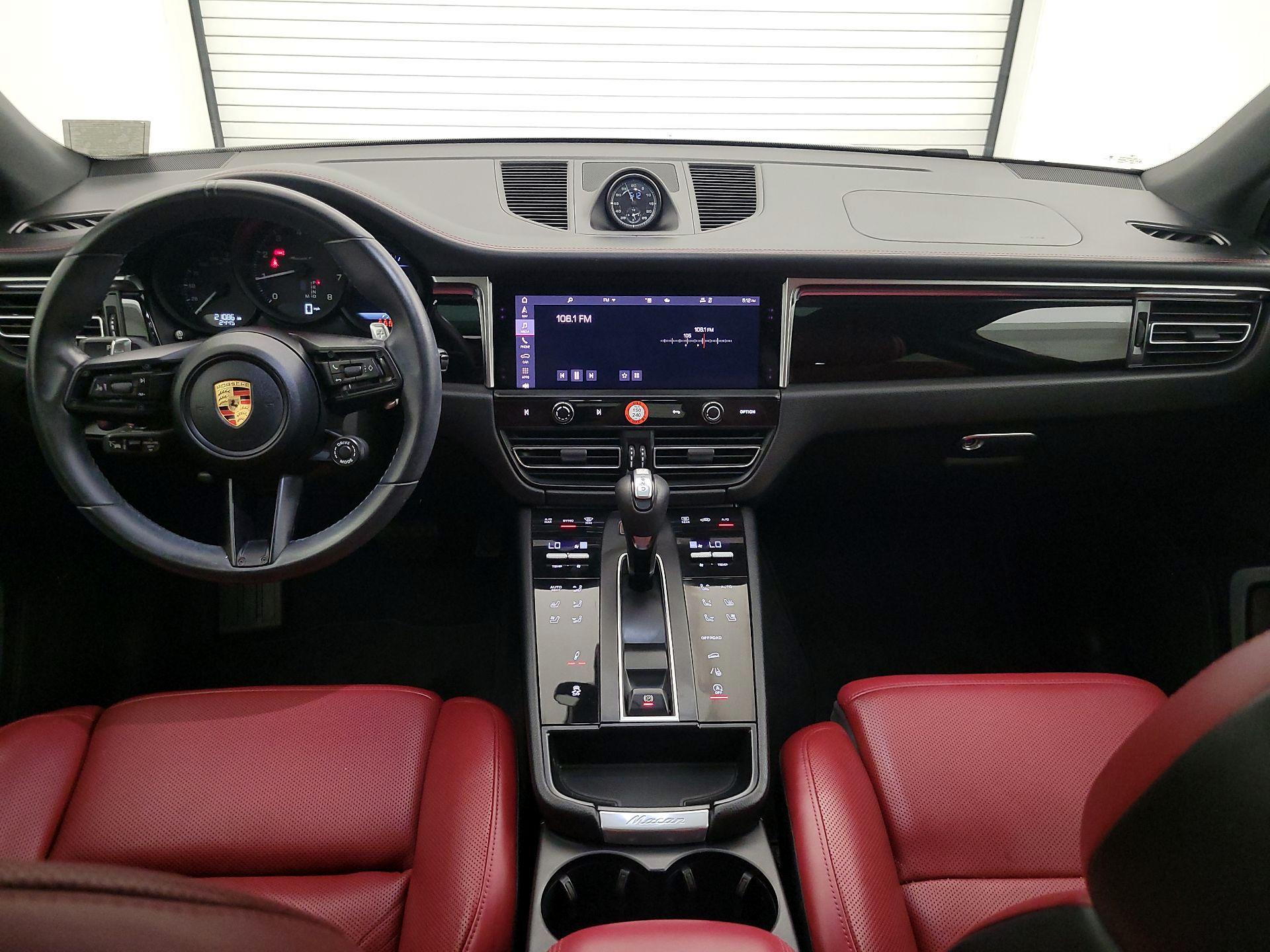 Thumbnail: 2023 Porsche Macan - 9