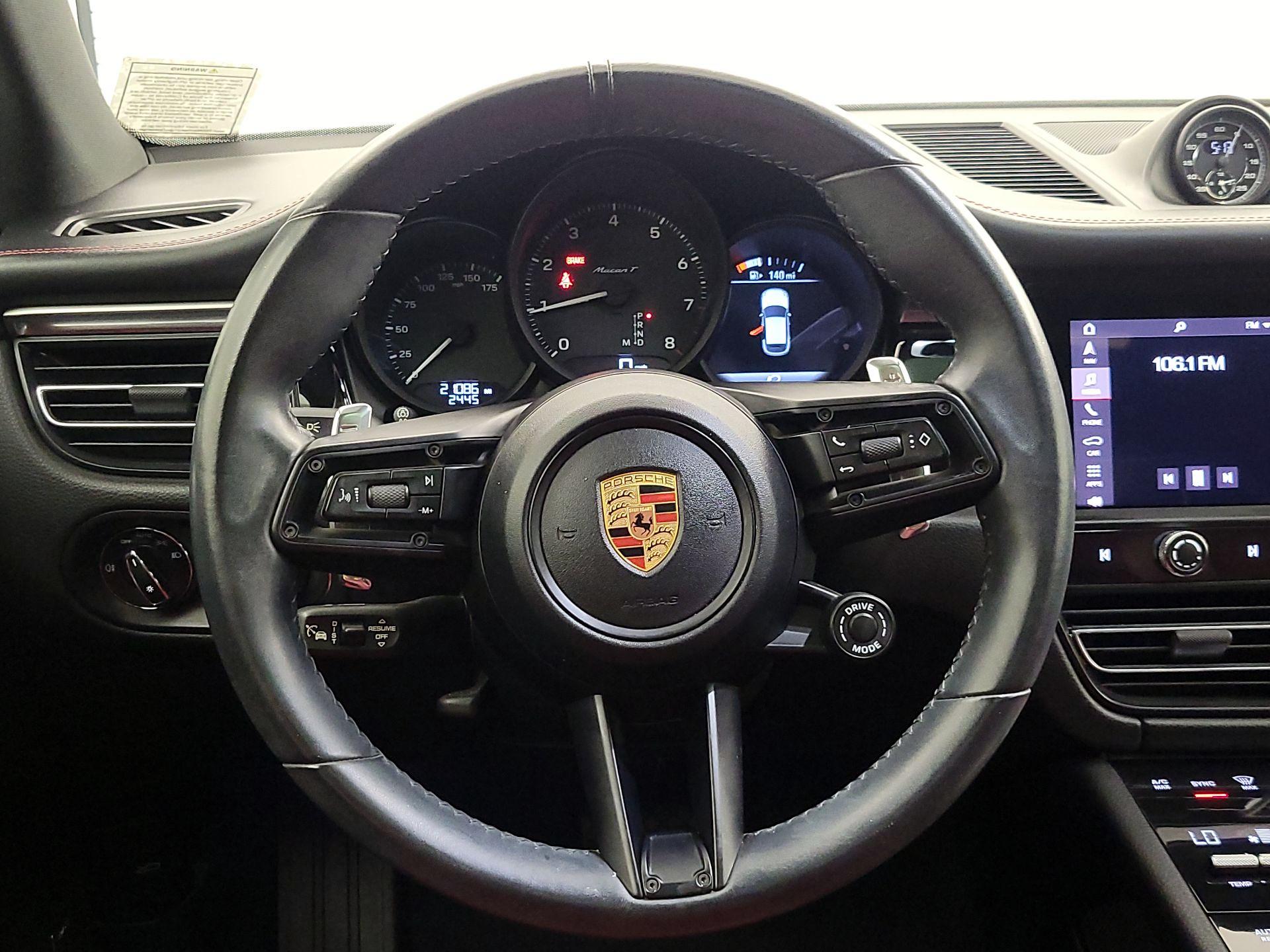 Thumbnail: 2023 Porsche Macan - 10