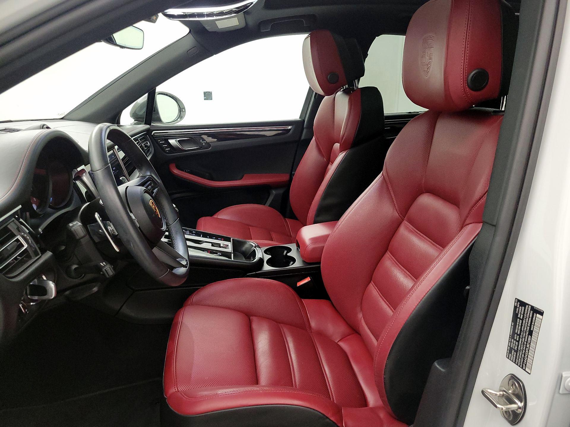 Thumbnail: 2023 Porsche Macan - 11