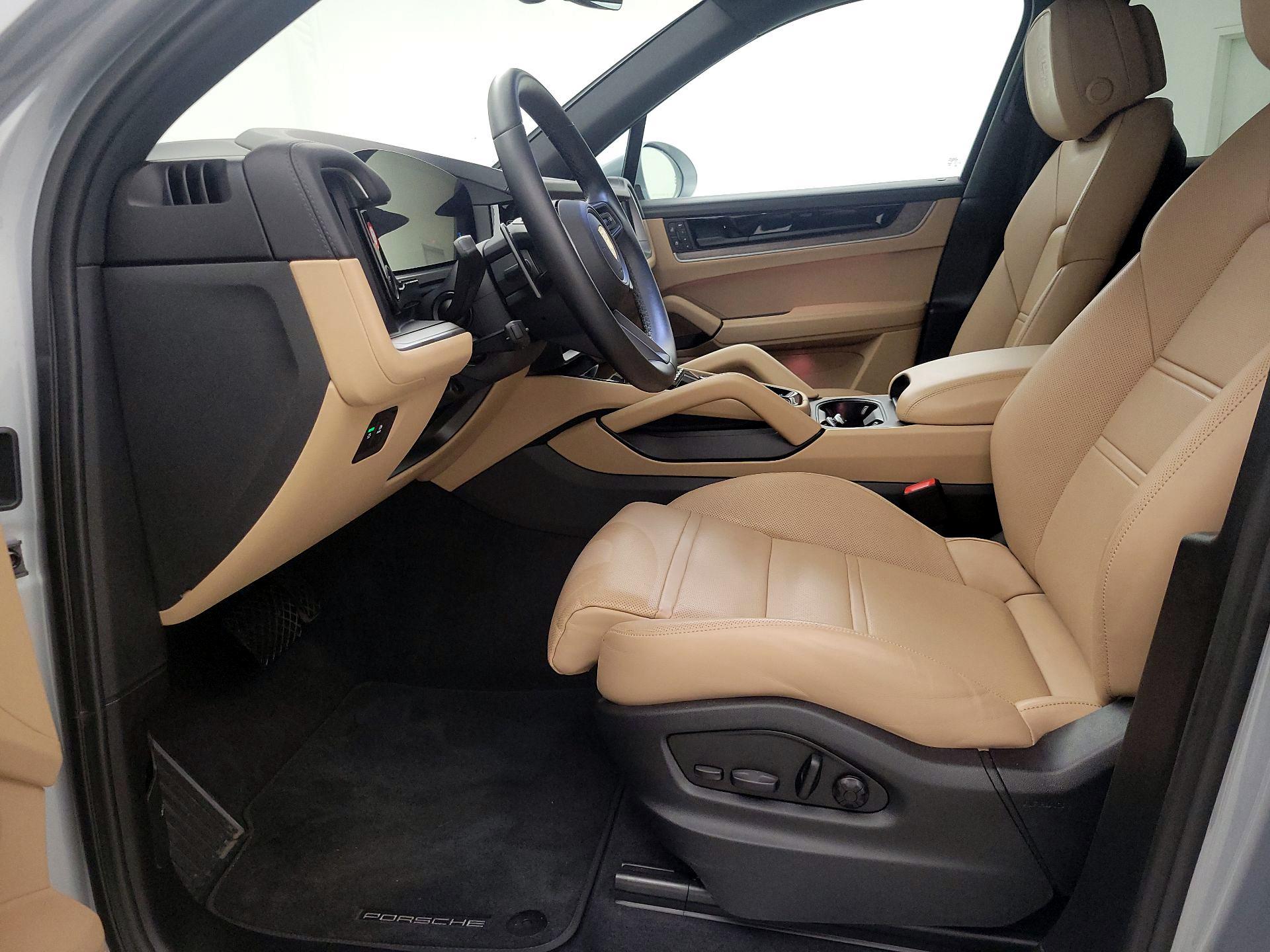 Thumbnail: 2024 Porsche Cayenne - 11