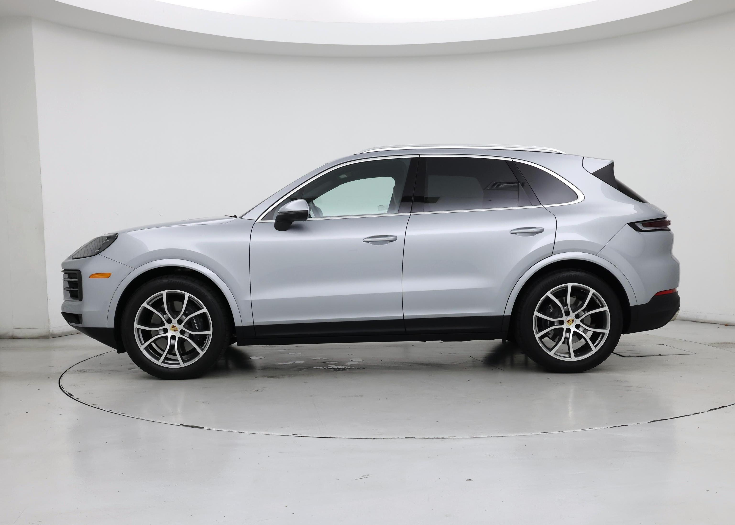 Thumbnail: 2024 Porsche Cayenne - 3