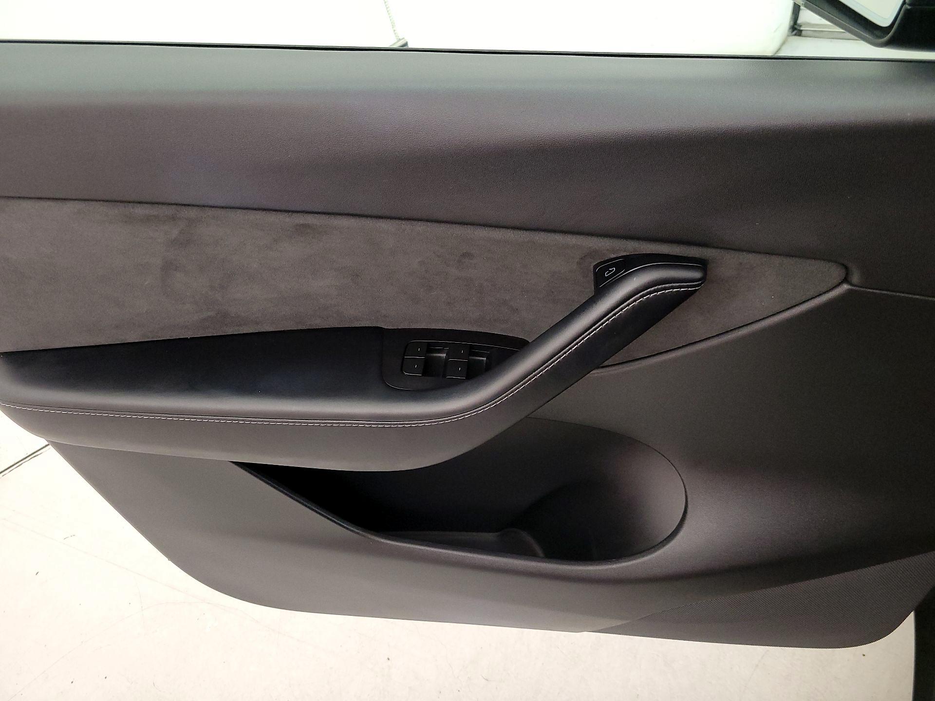 Thumbnail: 2021 Tesla Model Y - 12