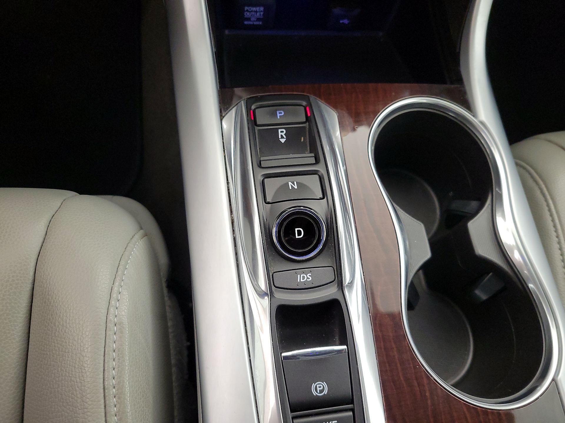 Thumbnail: 2017 Acura TLX - 17