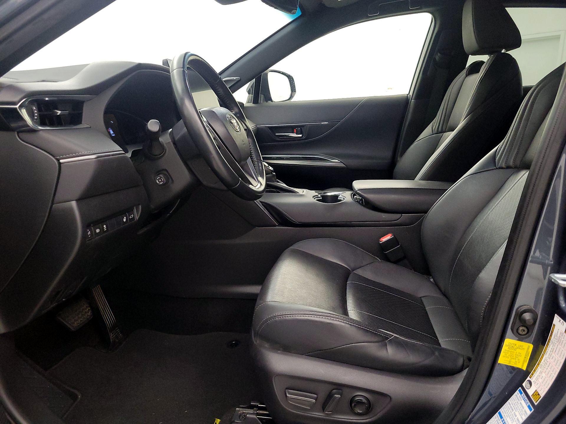 Thumbnail: 2021 Toyota Venza - 11