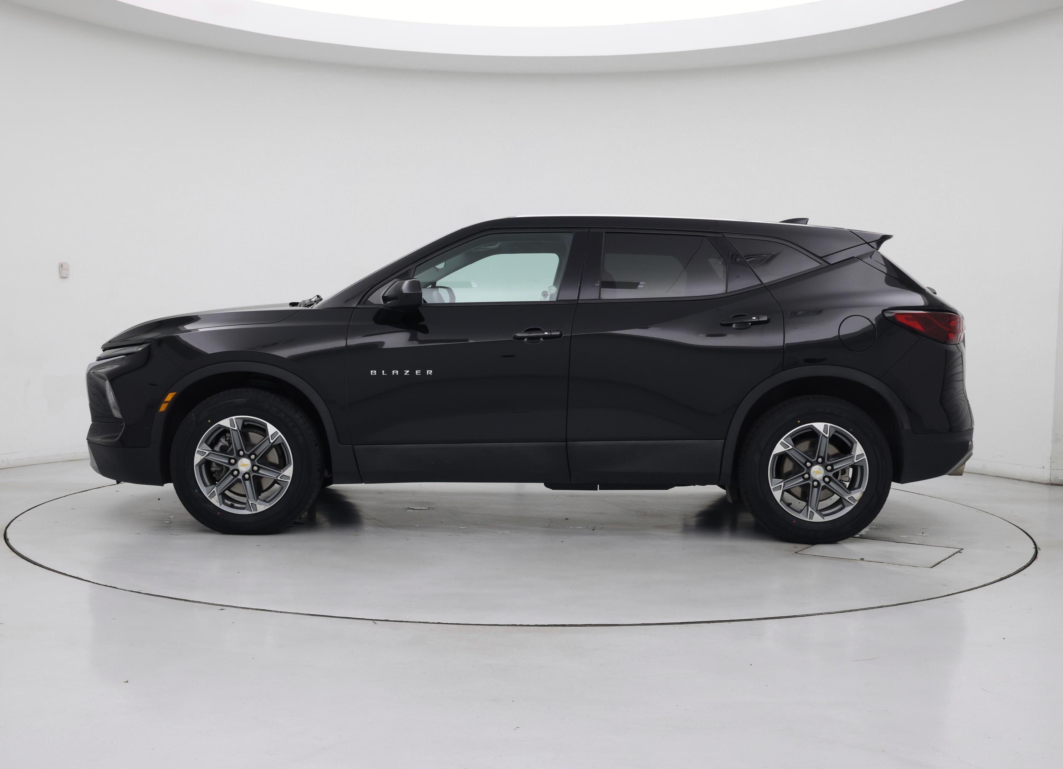 Thumbnail: 2023 Chevrolet Blazer - 3
