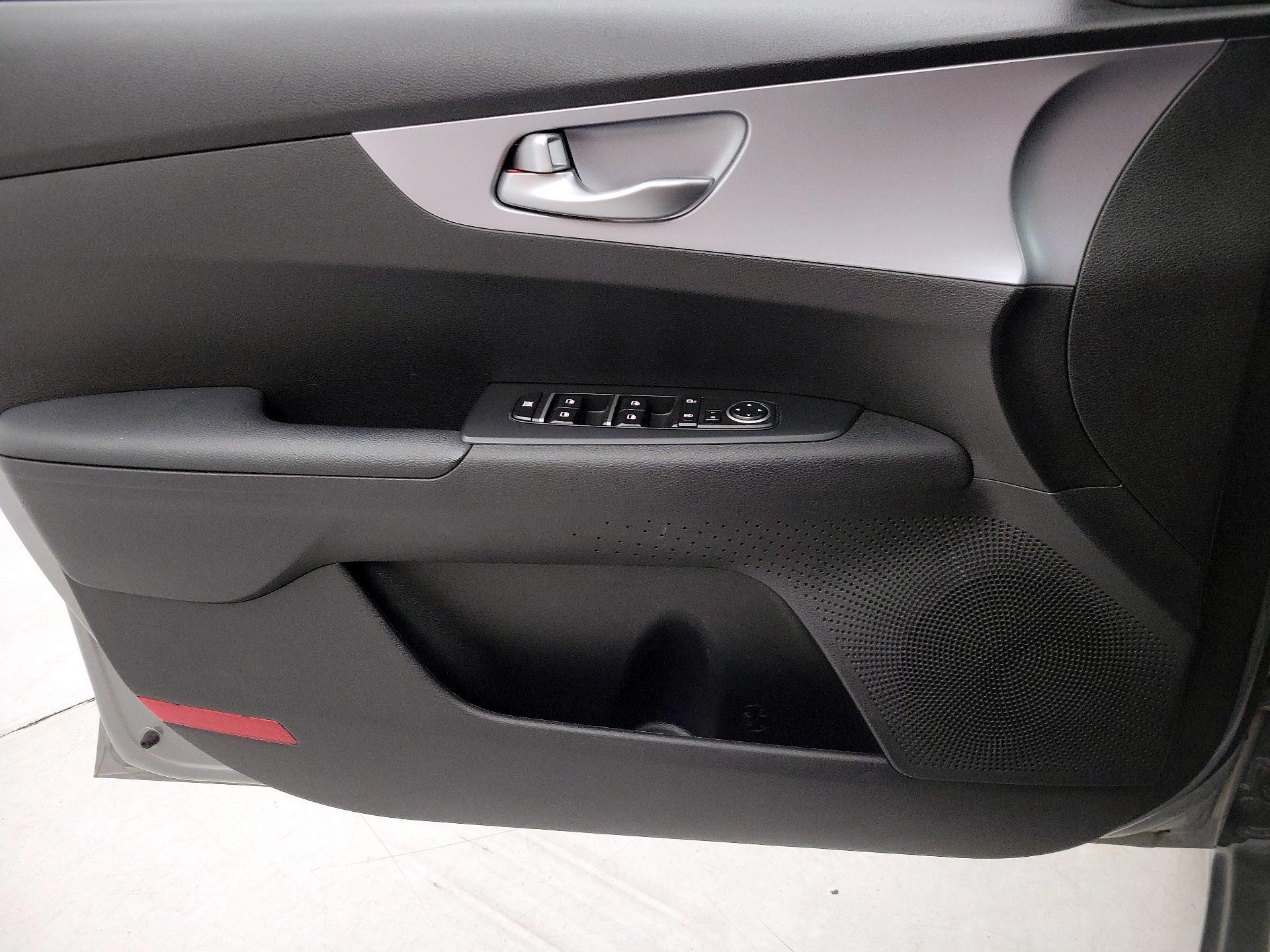Thumbnail: 2023 Kia Forte - 12