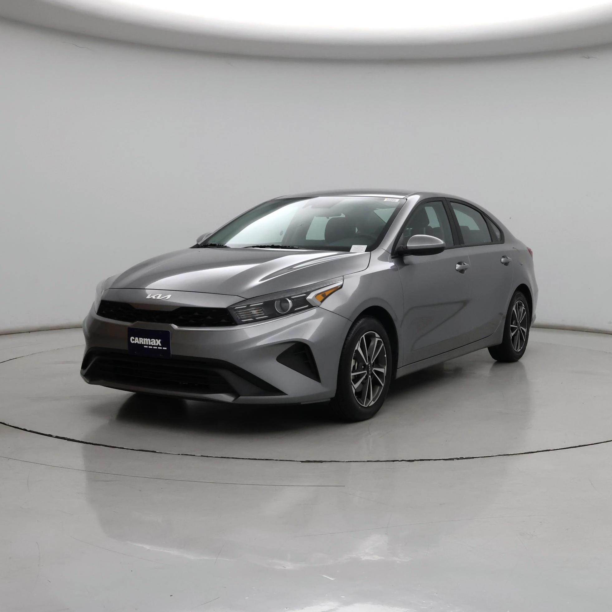 Thumbnail: 2023 Kia Forte - 4