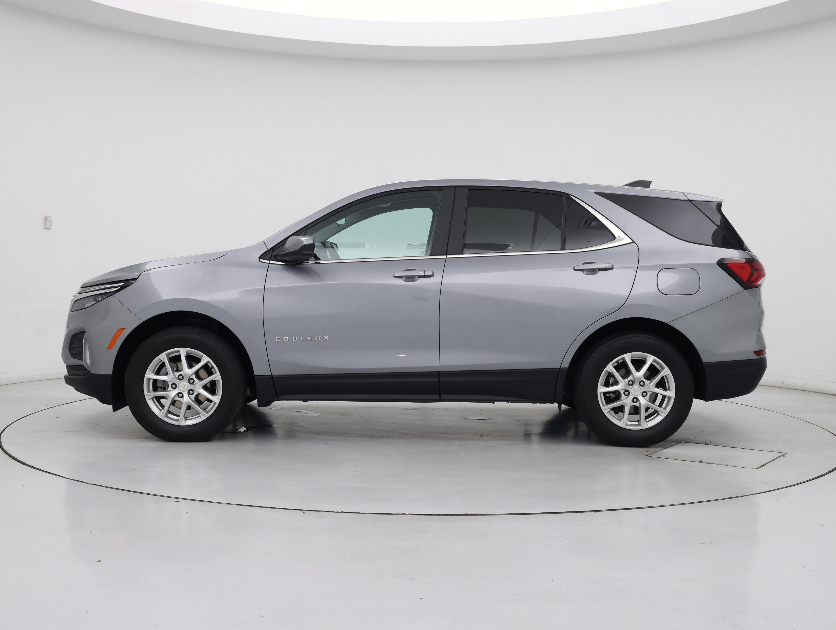 Thumbnail: 2023 Chevrolet Equinox - 3