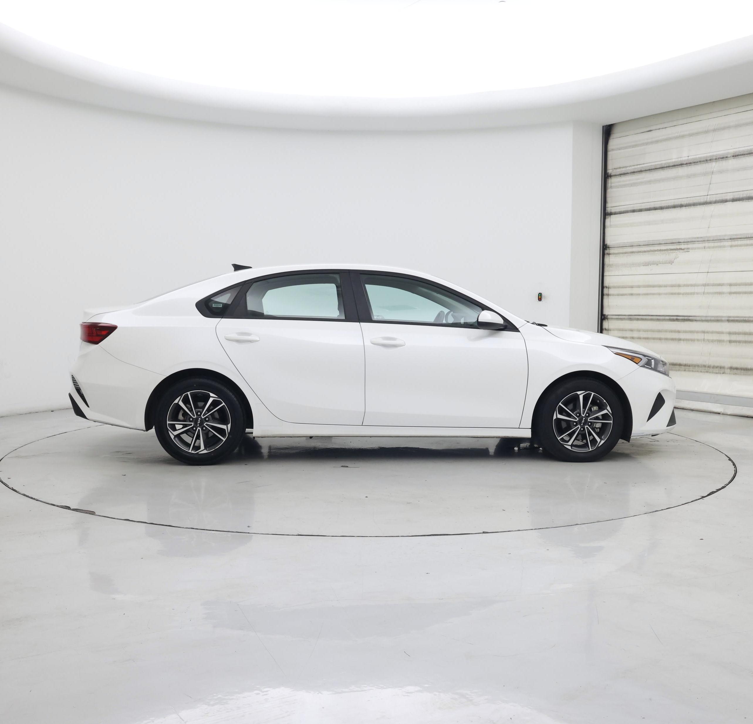 Thumbnail: 2023 Kia Forte - 7