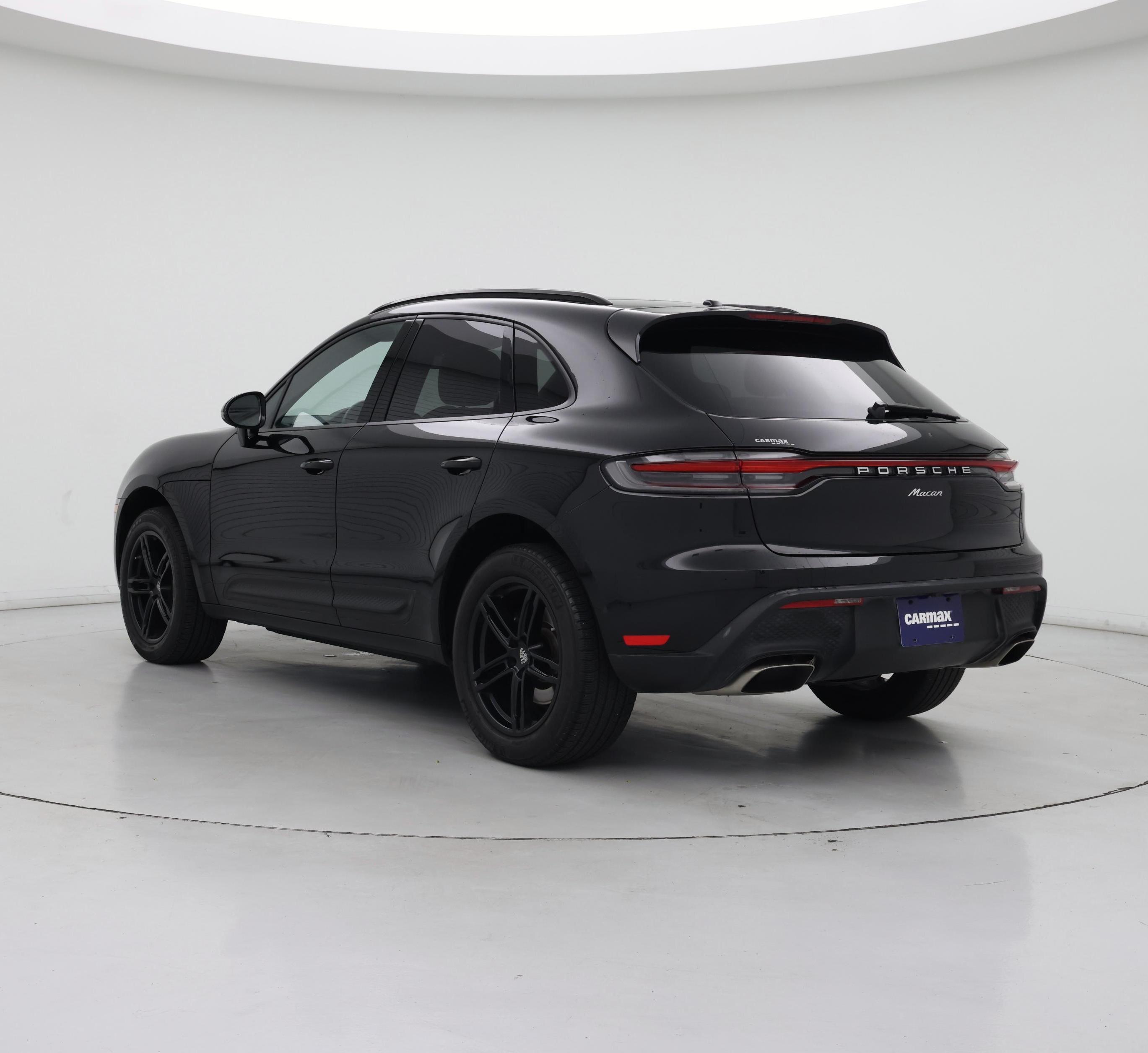 Thumbnail: 2022 Porsche Macan - 2
