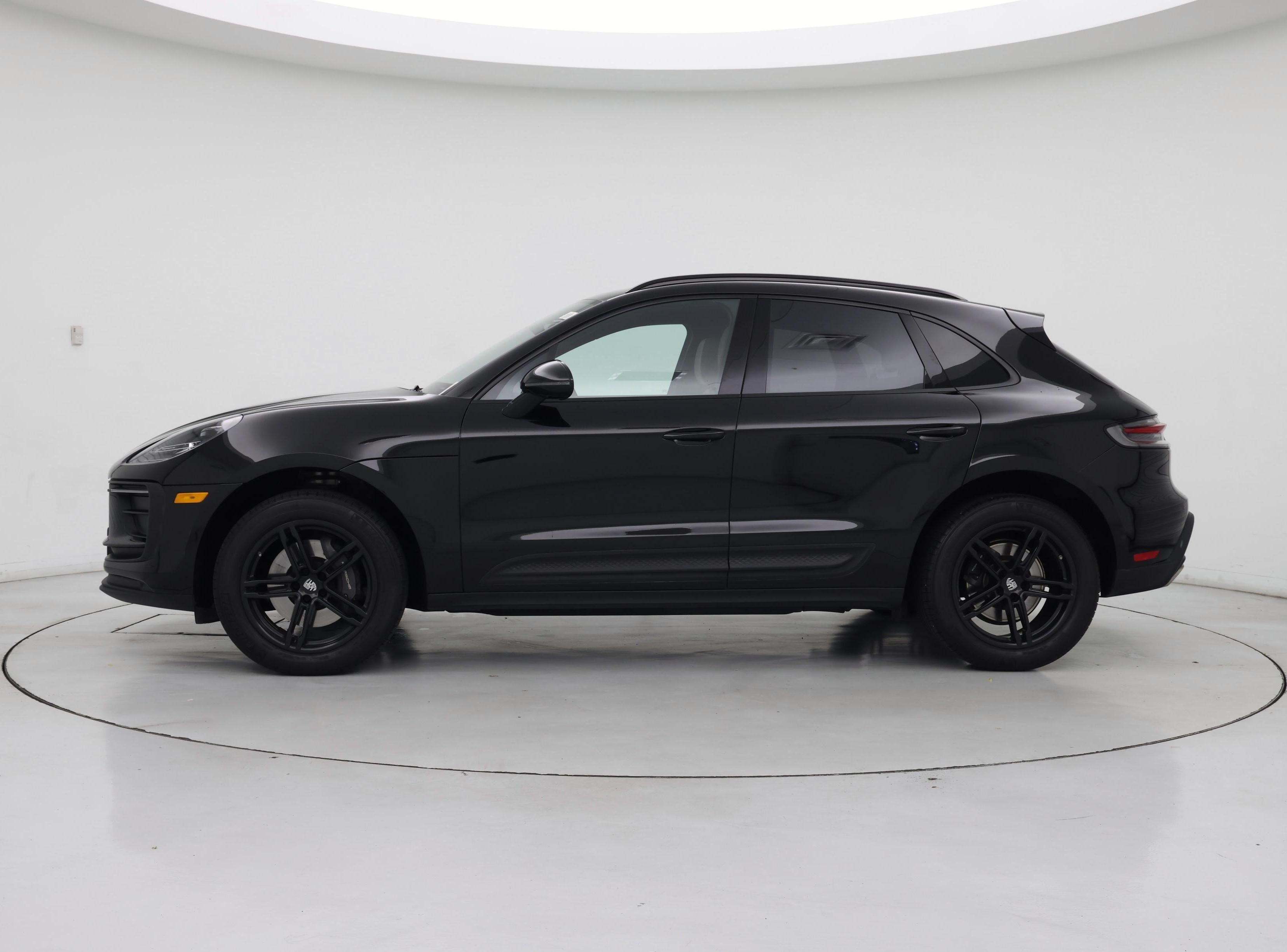 Thumbnail: 2022 Porsche Macan - 3
