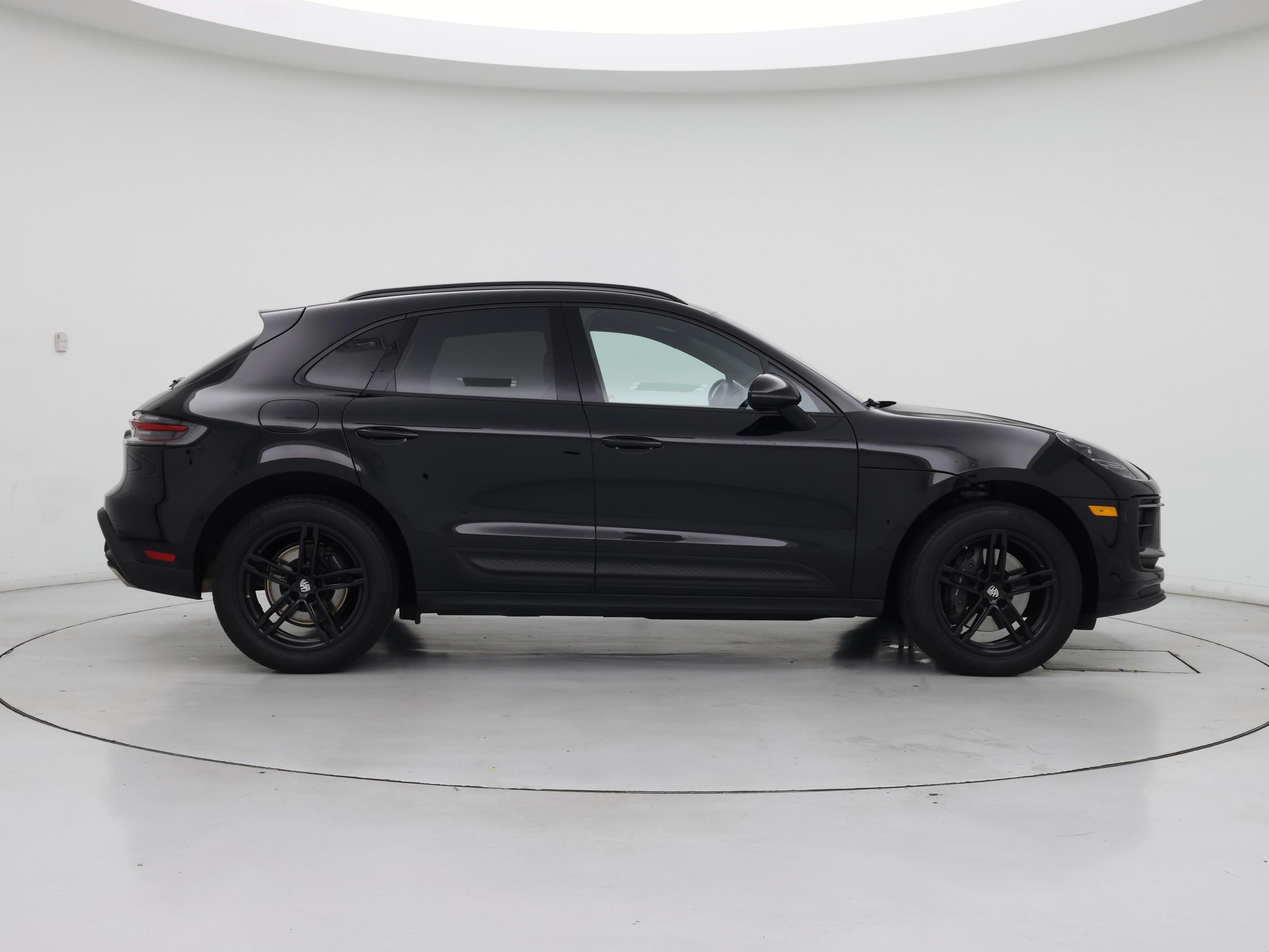 Thumbnail: 2022 Porsche Macan - 7