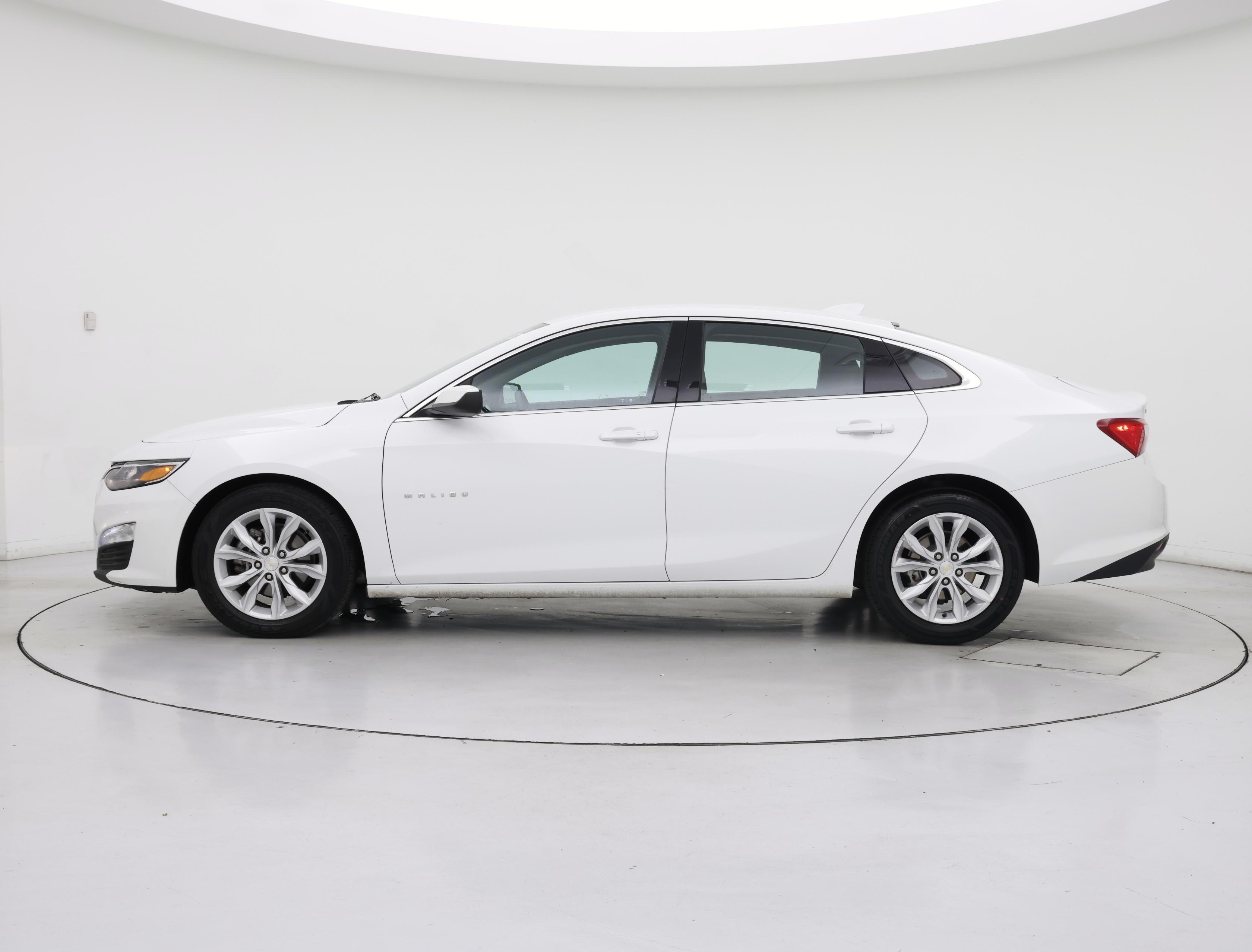 Thumbnail: 2023 Chevrolet Malibu - 3
