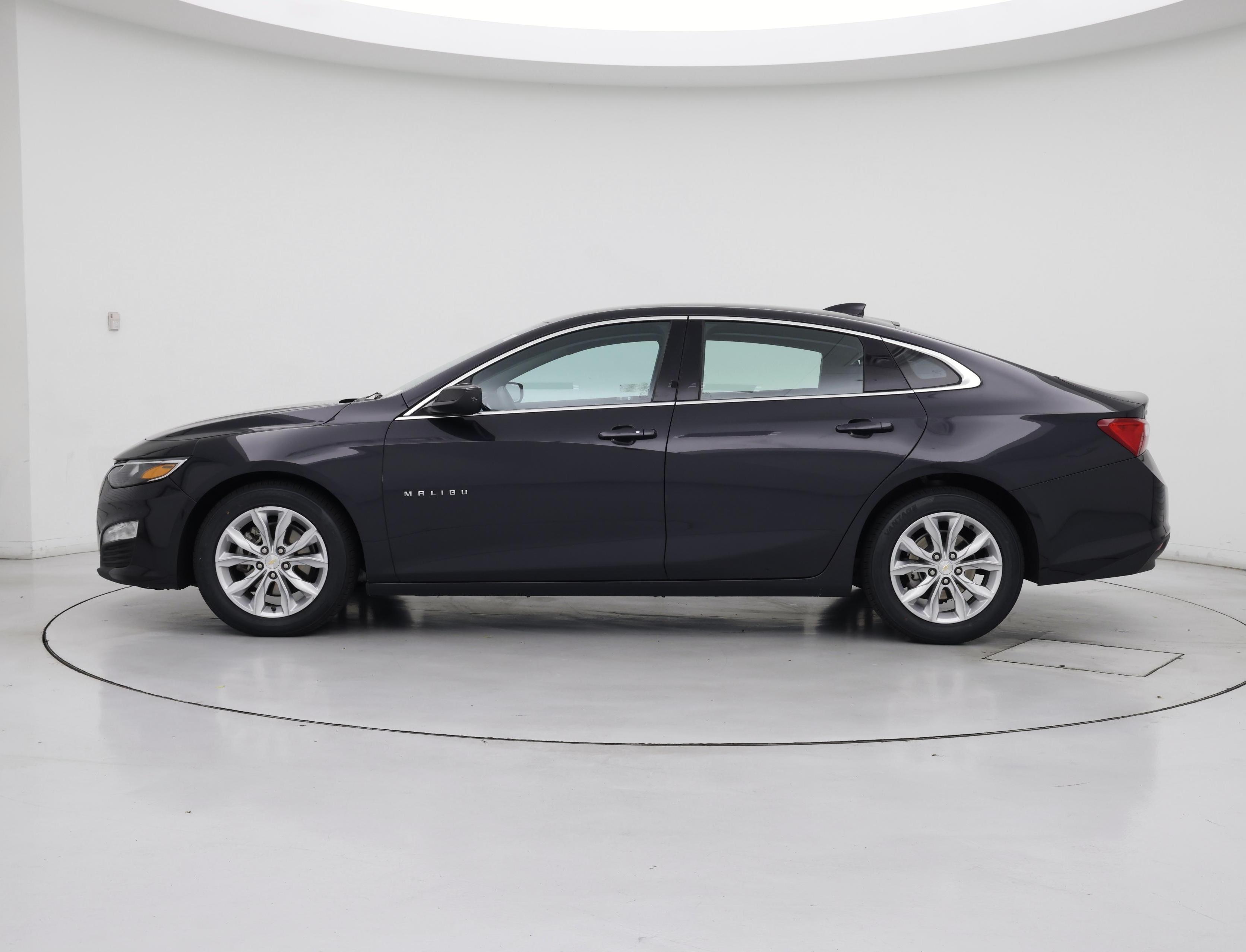 Thumbnail: 2023 Chevrolet Malibu - 3