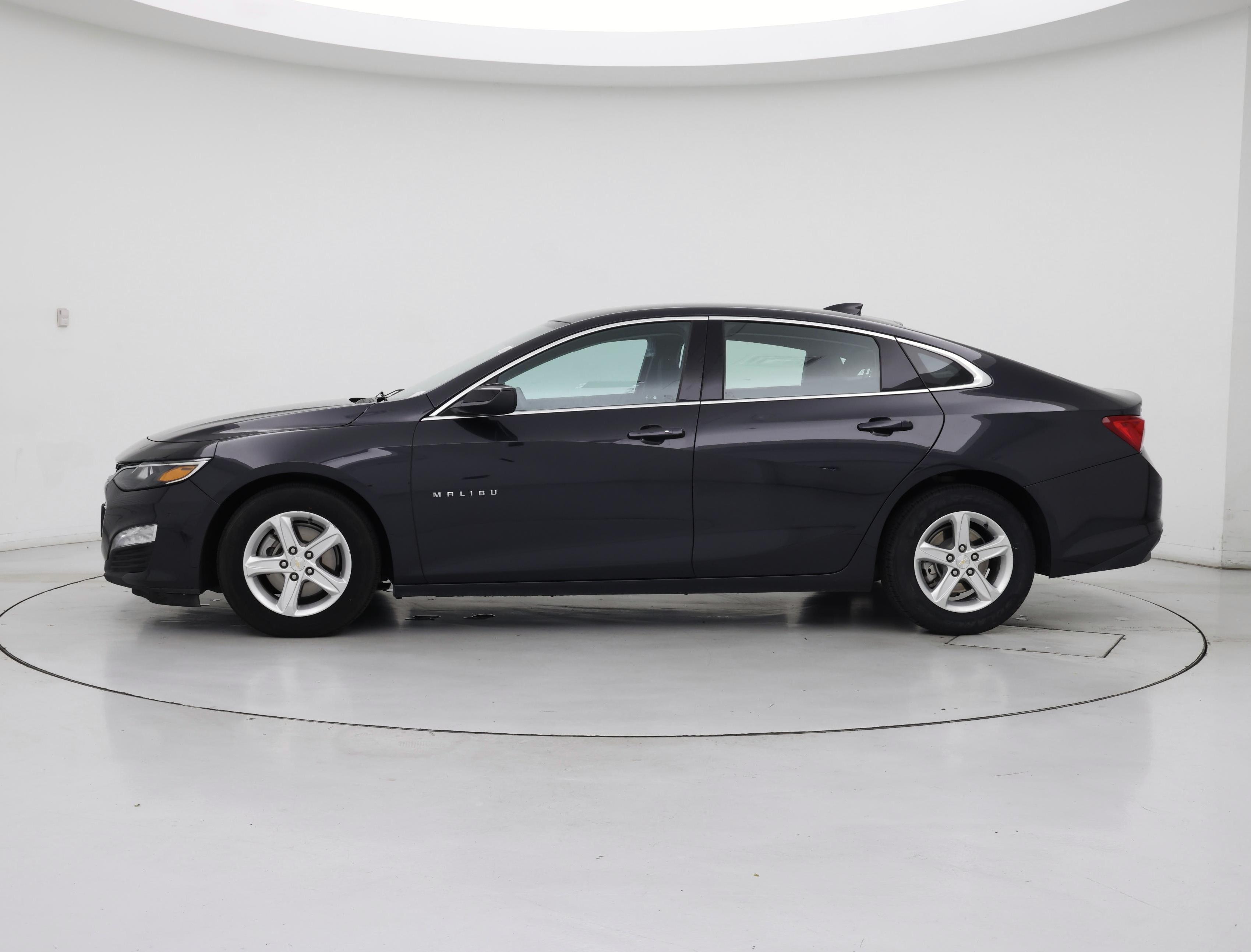 Thumbnail: 2023 Chevrolet Malibu - 3