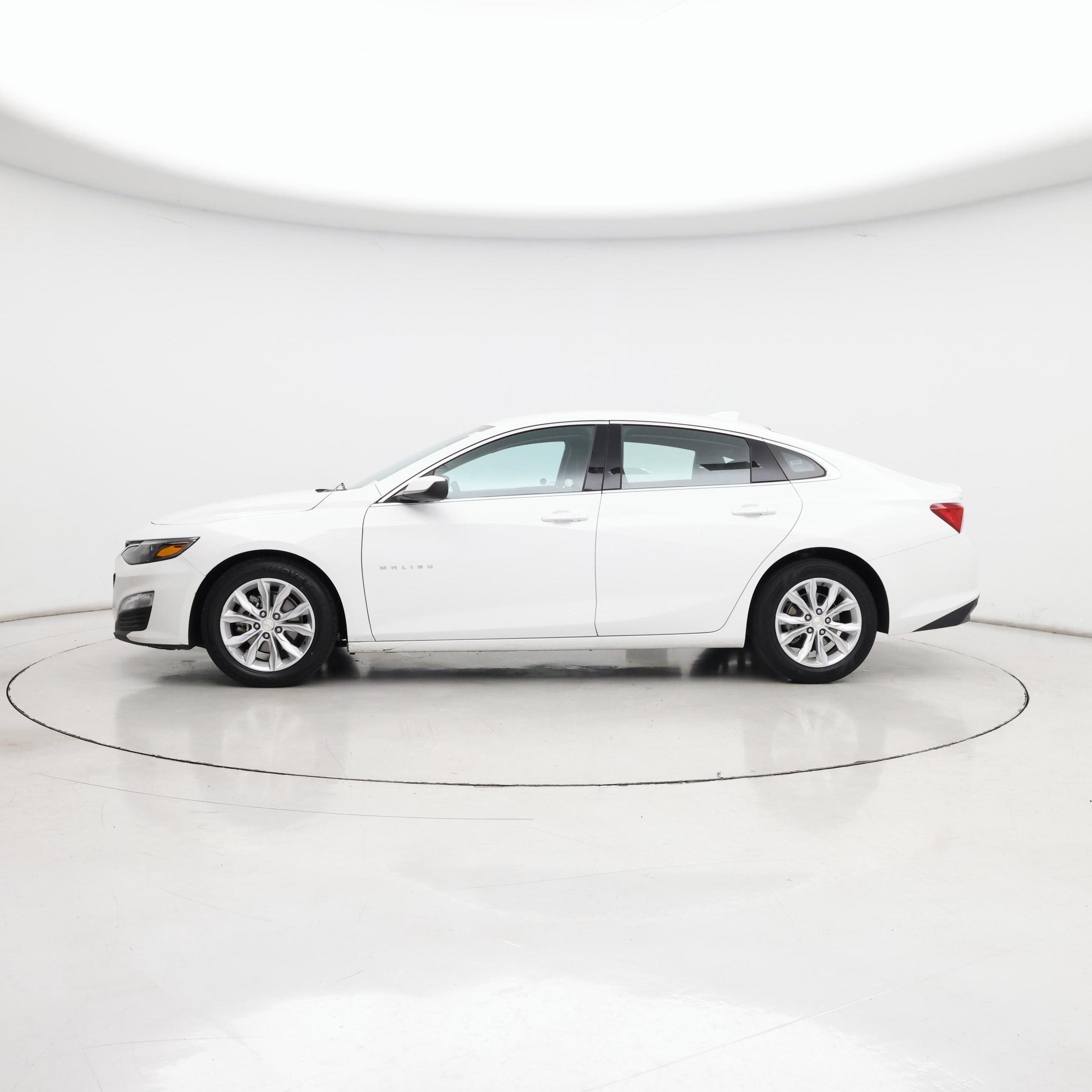 Thumbnail: 2023 Chevrolet Malibu - 3
