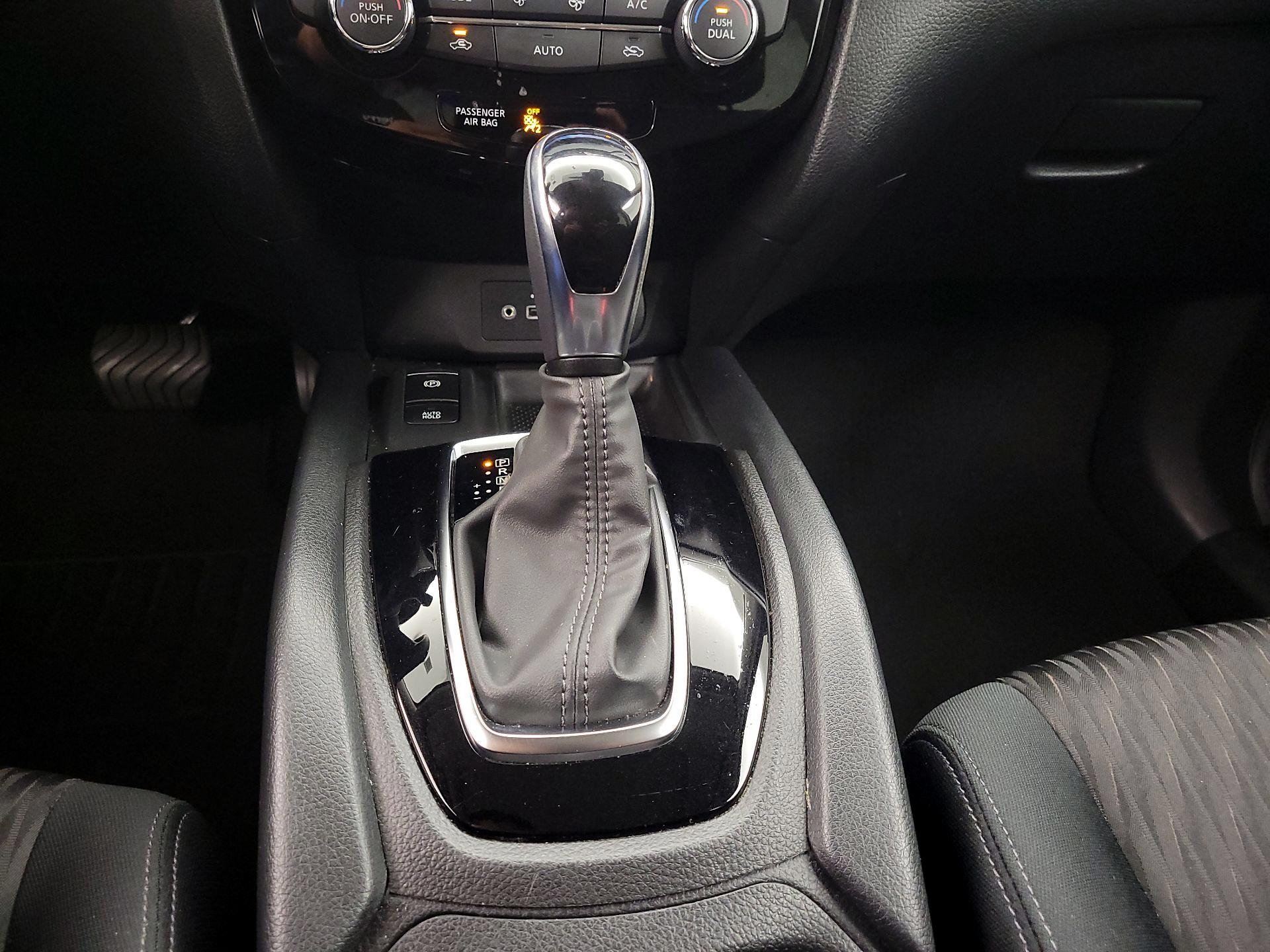 Thumbnail: 2020 Nissan Rogue - 18