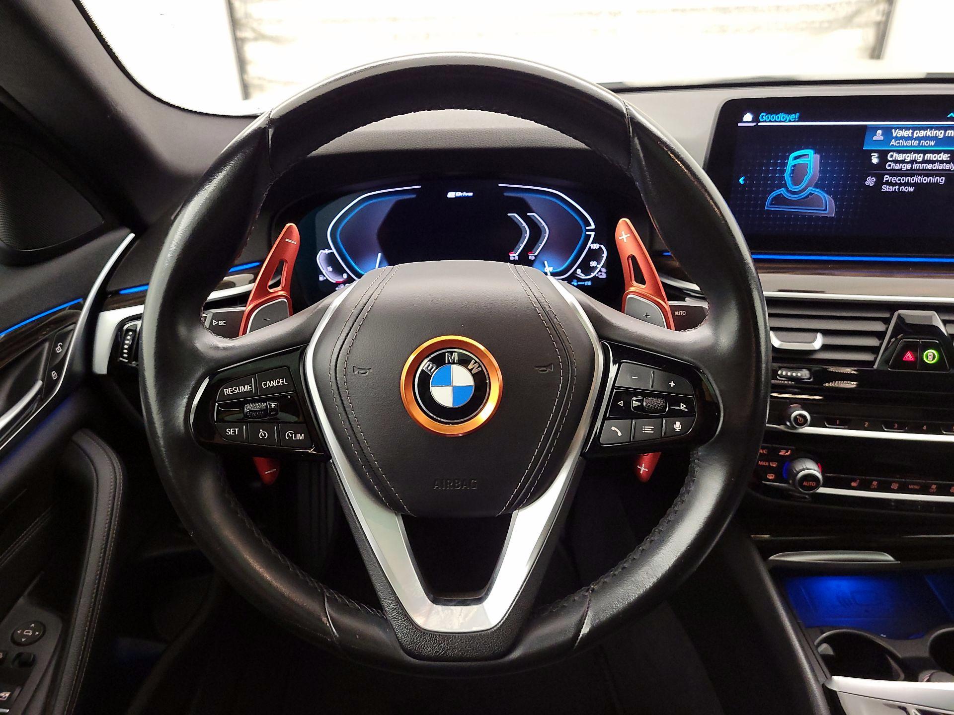 Thumbnail: 2021 BMW 5 Series - 10