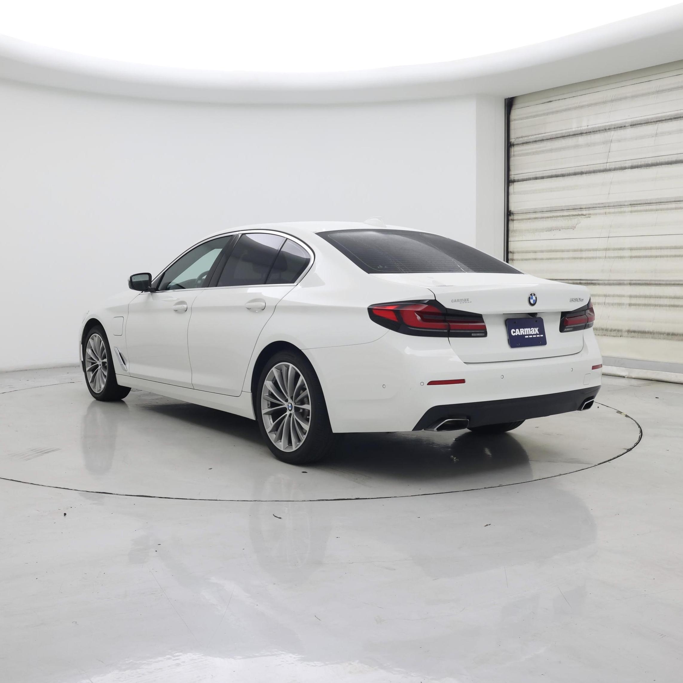 Thumbnail: 2021 BMW 5 Series - 2