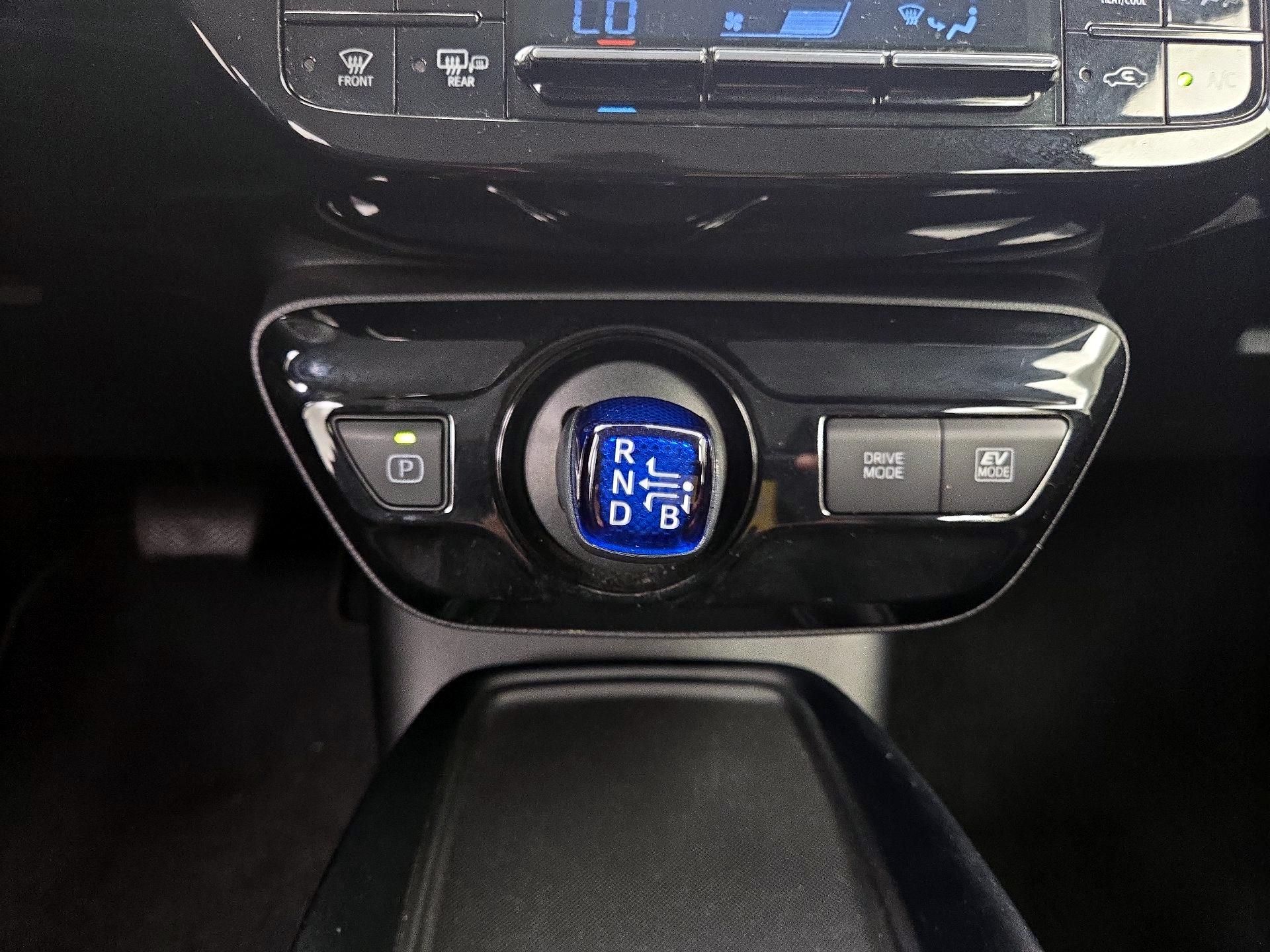 Thumbnail: 2022 Toyota Prius - 17