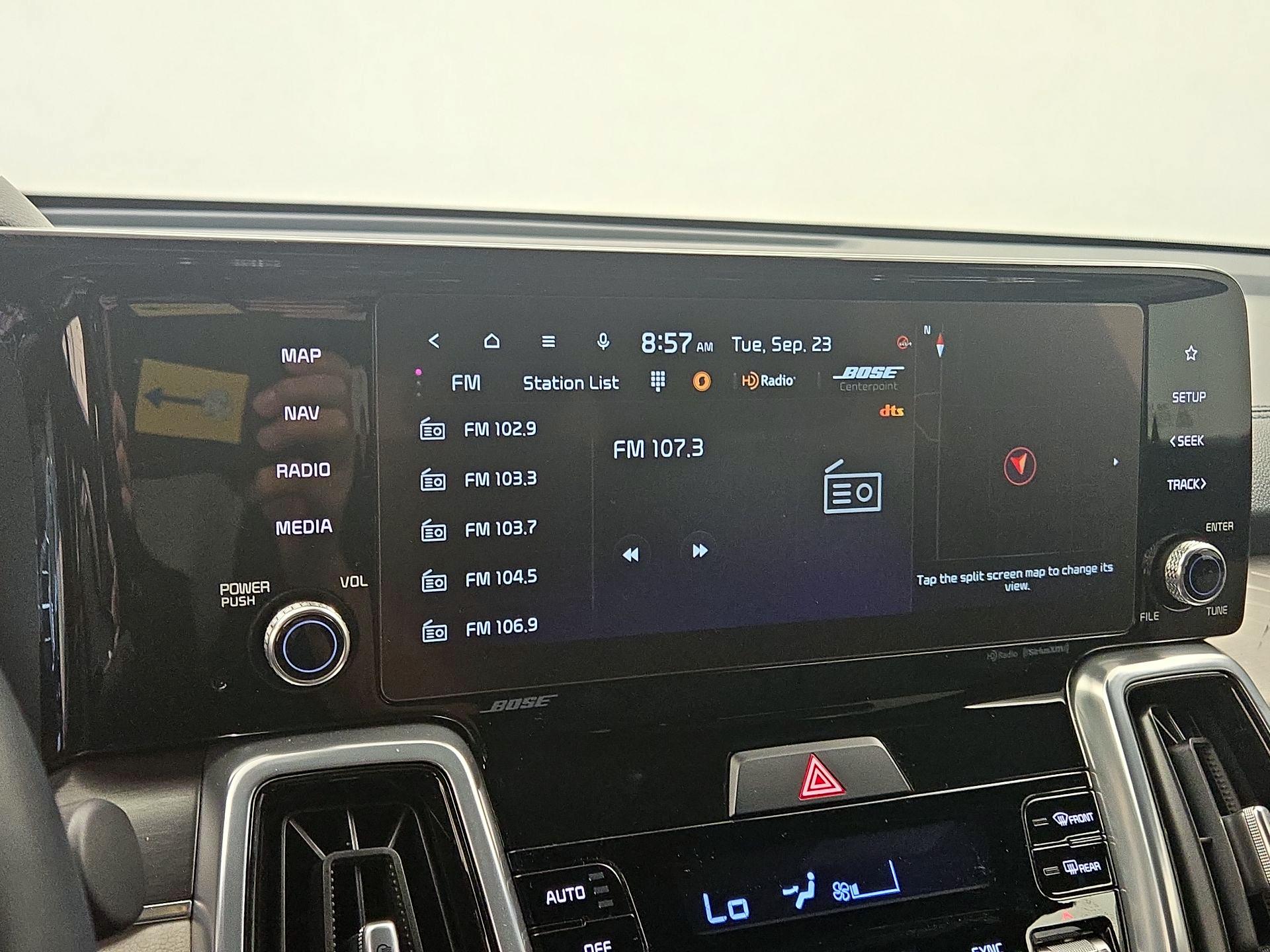 Thumbnail: 2023 Kia Sorento - 16