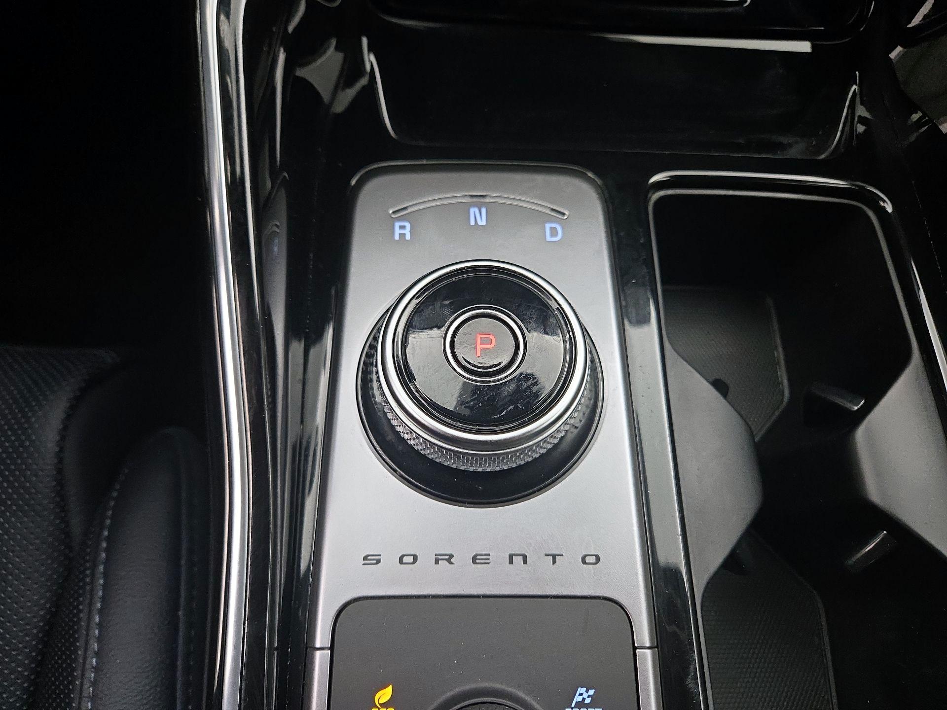 Thumbnail: 2023 Kia Sorento - 18