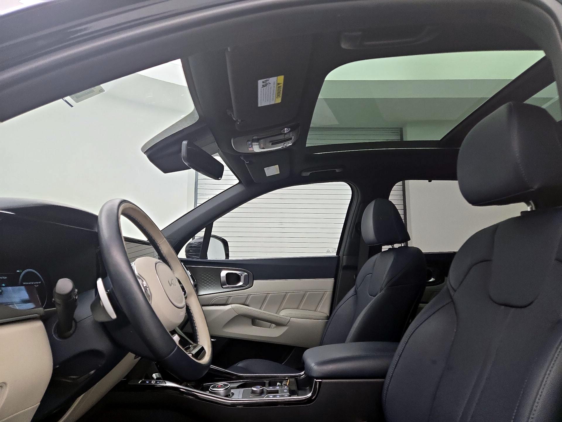 Thumbnail: 2023 Kia Sorento - 20