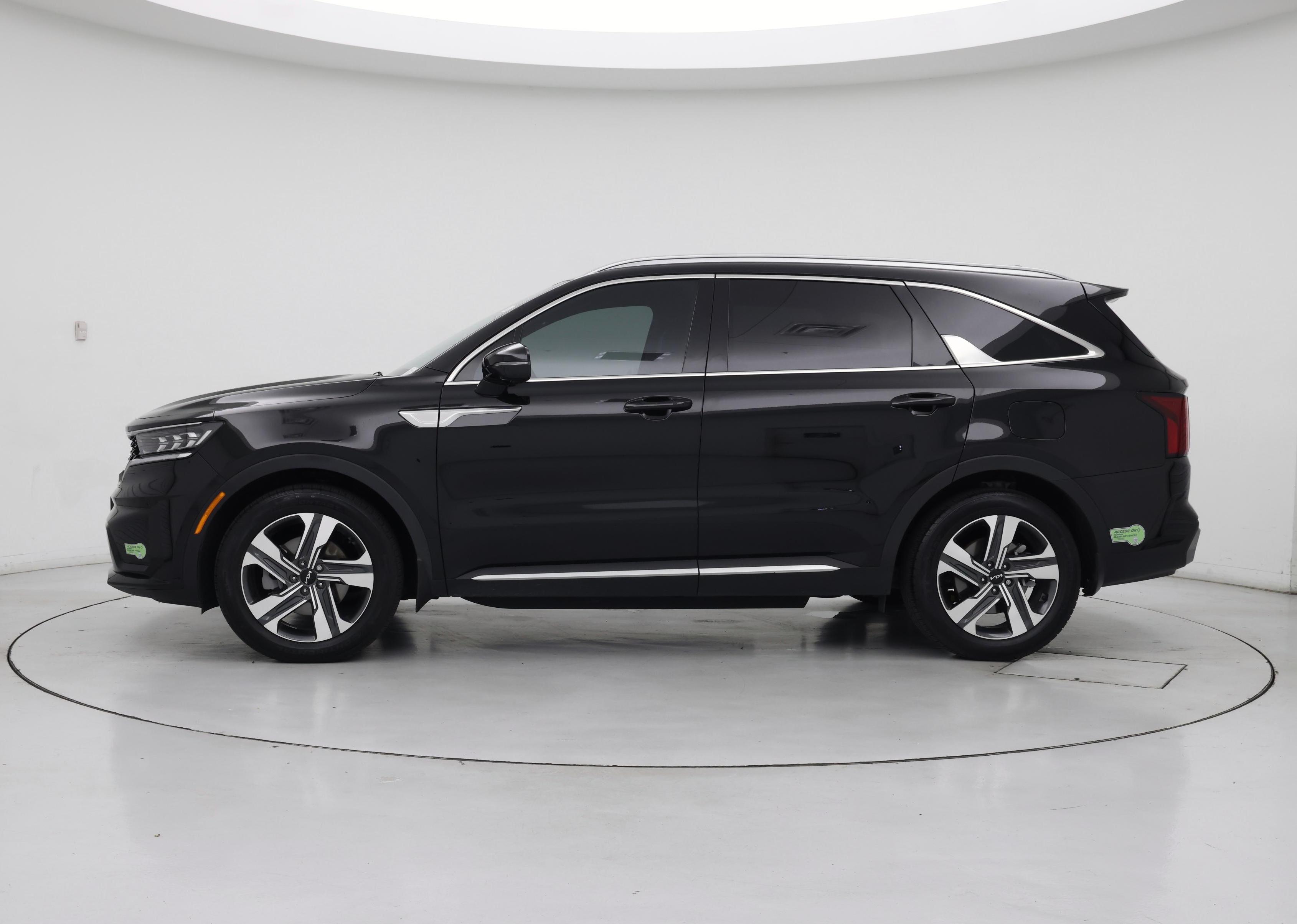 Thumbnail: 2023 Kia Sorento - 3