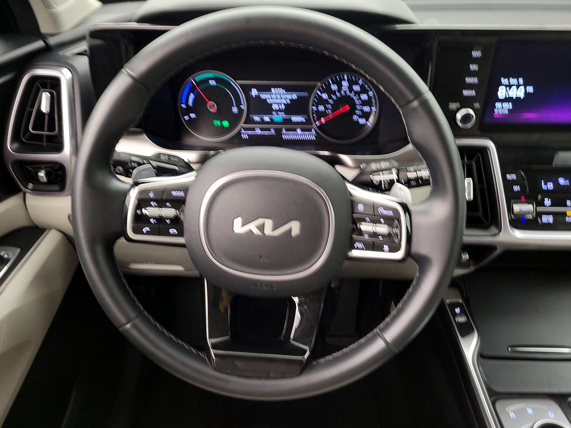 Thumbnail: 2023 Kia Sorento - 10